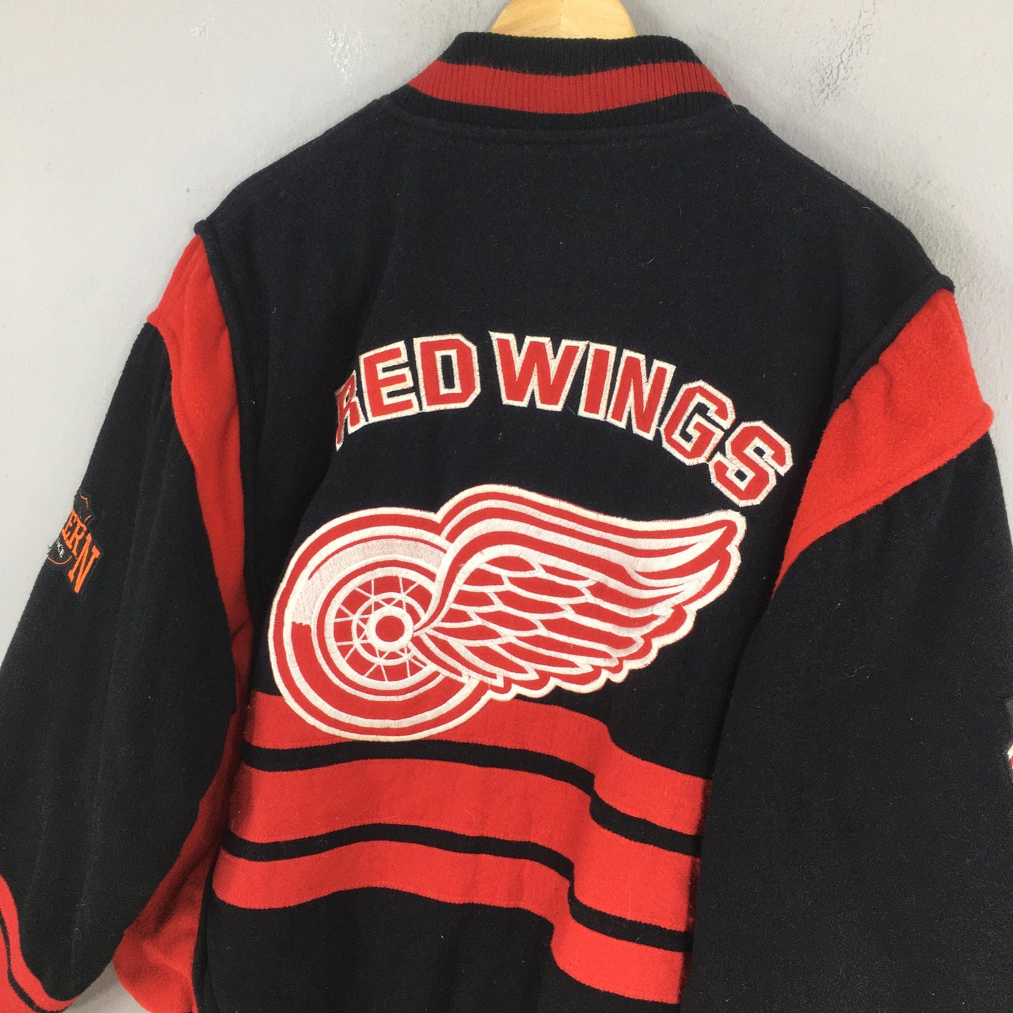 Detroit Red Wings NHL Varsity Jacket Large