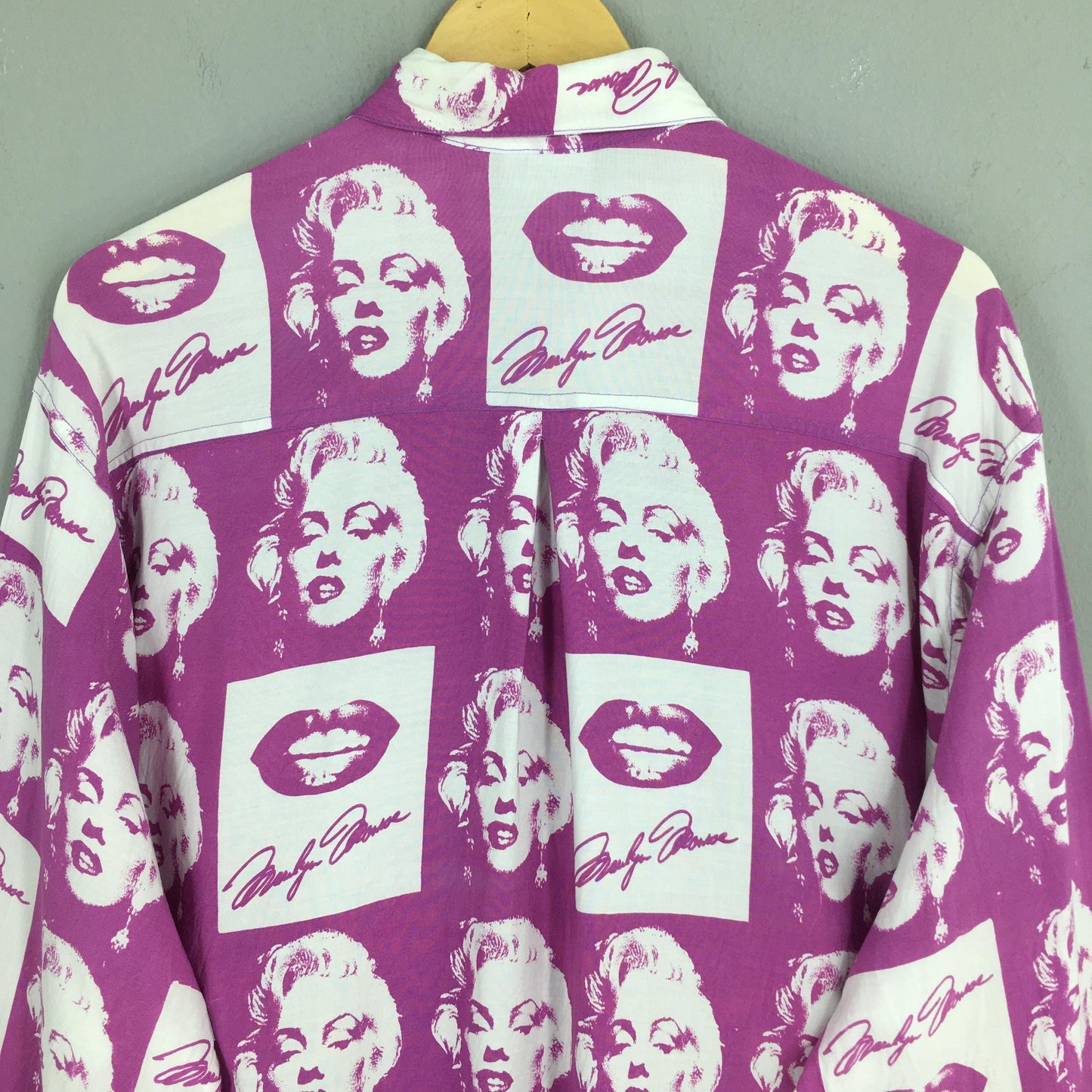 Iconic Marilyn Monroe Pink Rayon Shirt Large