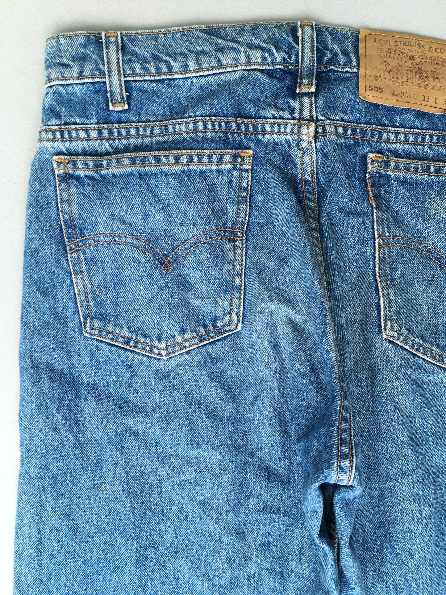Size 32x30.5 Levi's 505 Regular Fit Light Washed Jeans