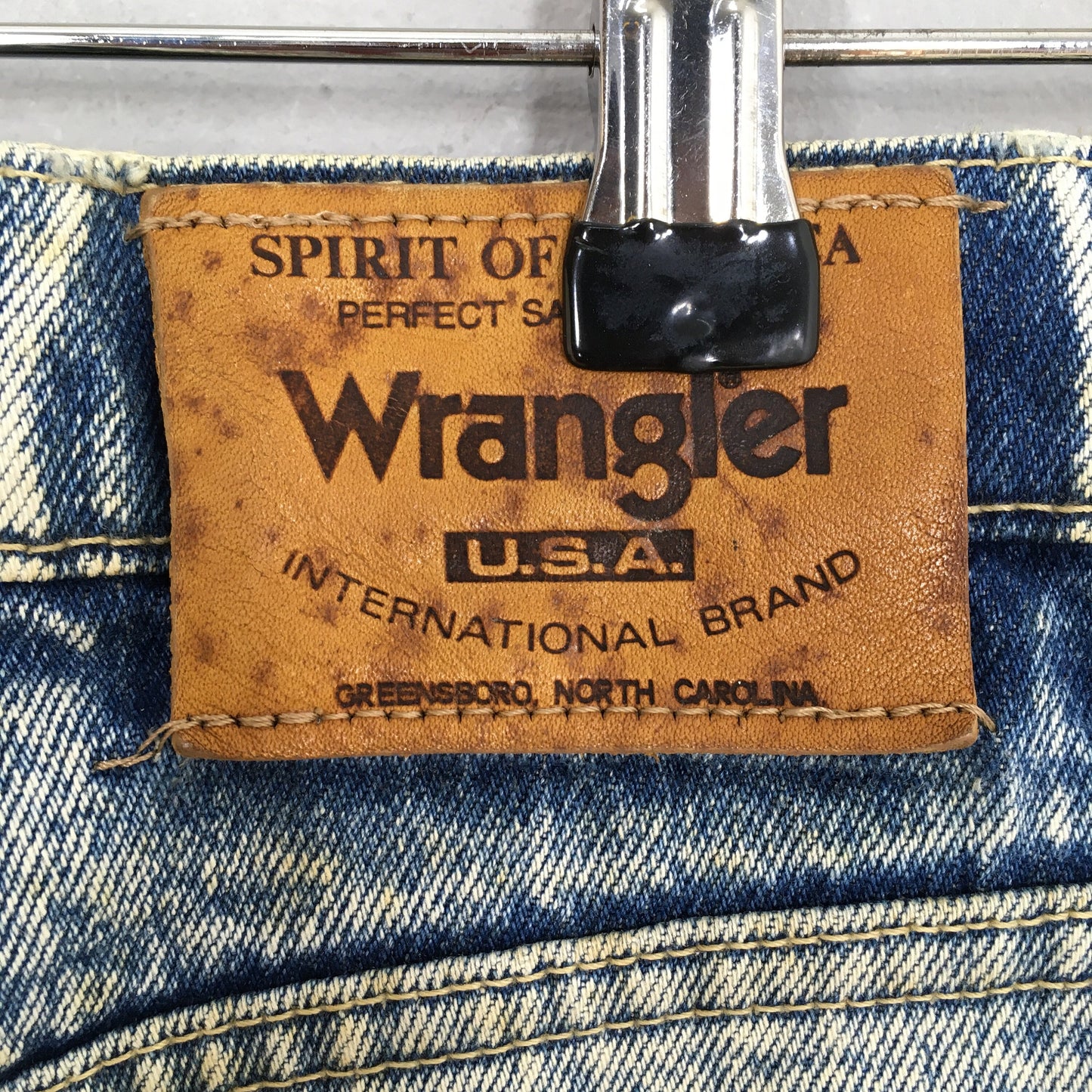 Wrangler Faded Dirty High Rise Jeans Size 29x29.5