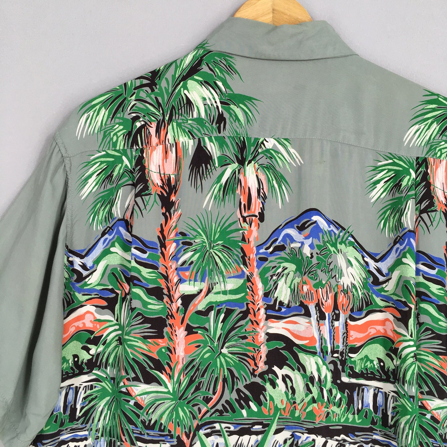 Sun Surf Hawaiian Palm Tree Rayon Shirt Medium