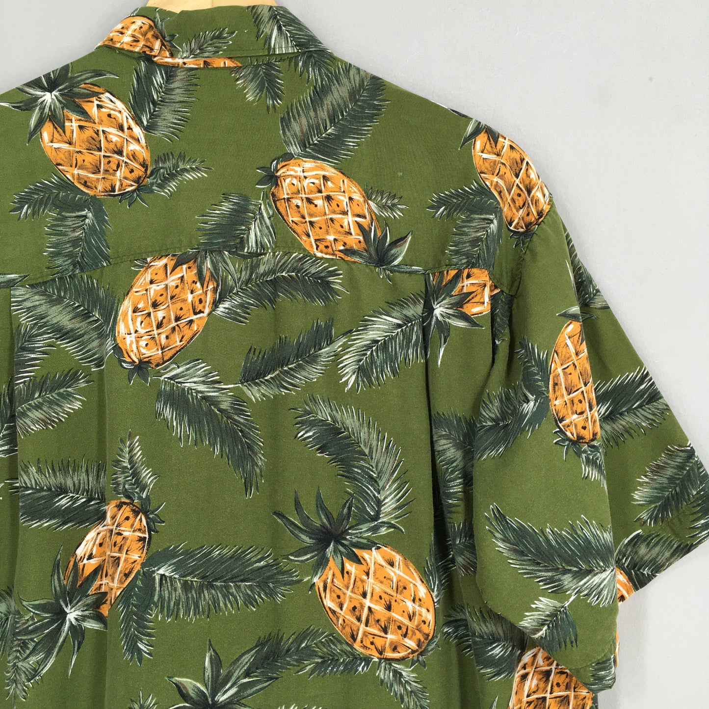 Hawaiian Pineapples Aloha Tropical Rayon Shirt Medium