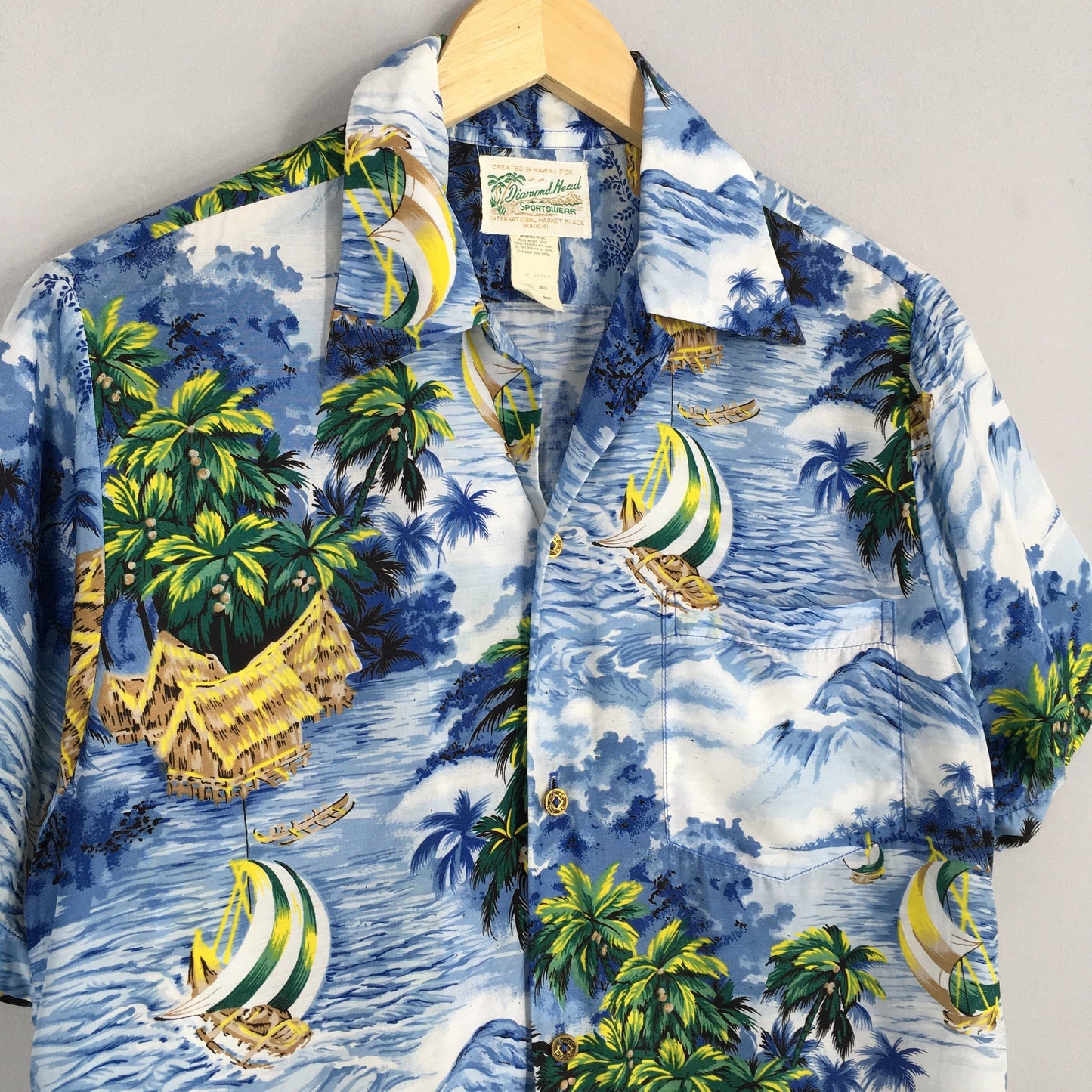 Diamond Head Sportswear Surfing Beach Rayon Shirt Small