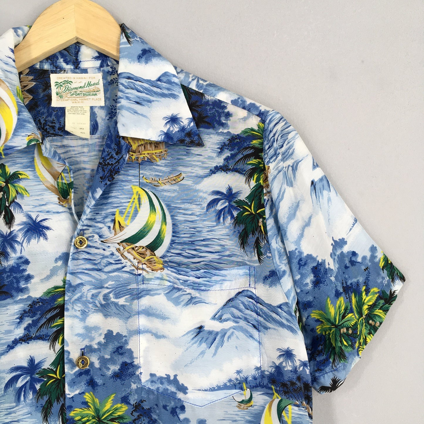 Diamond Head Sportswear Surfing Beach Rayon Shirt Small