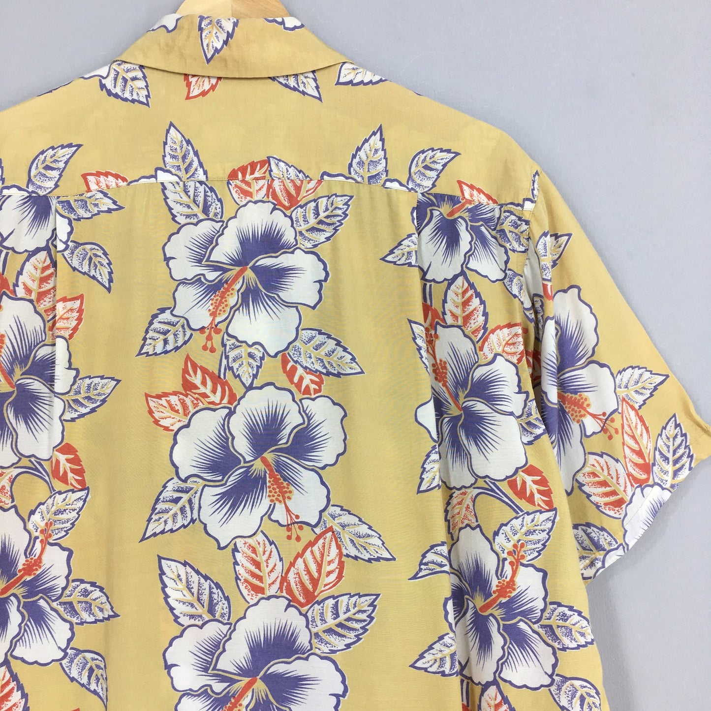 Hawaii Aloha Floral Printed Shirt Medium