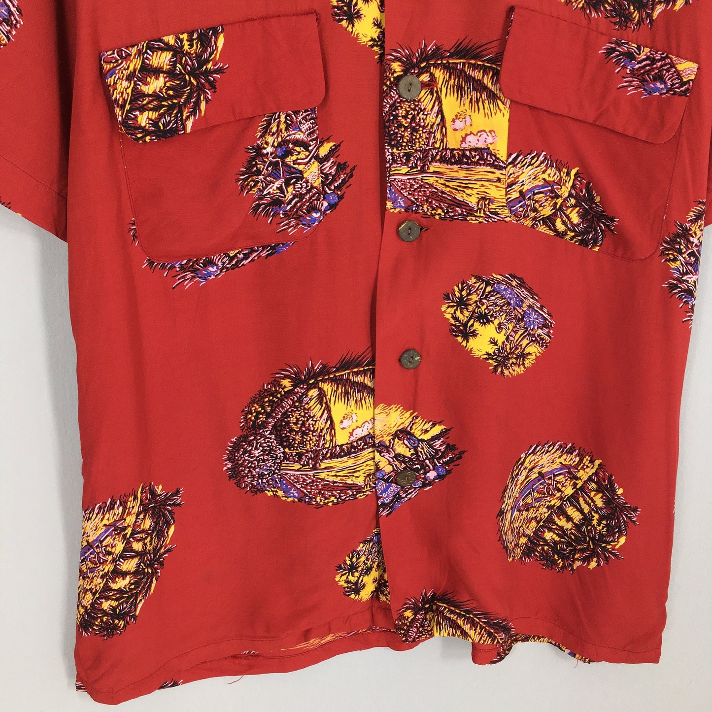 Royal Hawaiian Red Surfing Beach Rayon Shirt Medium