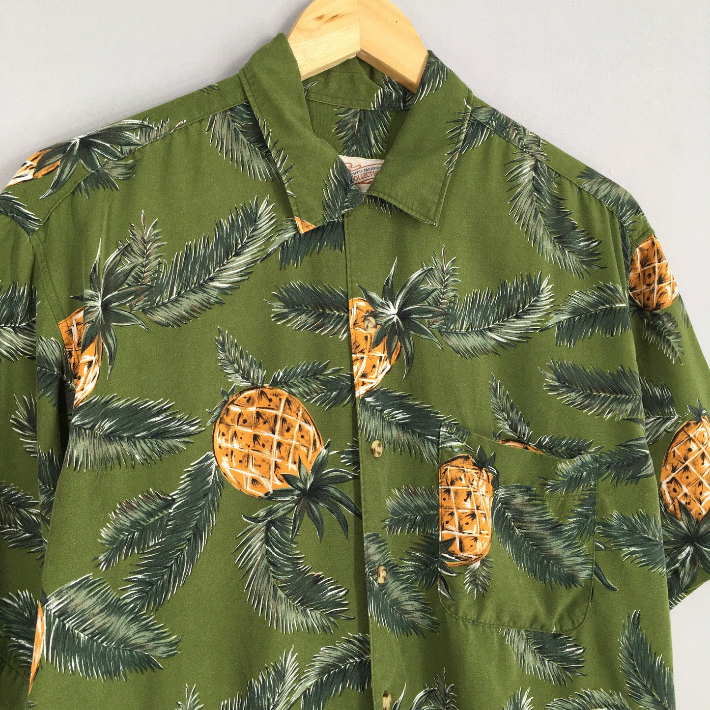 Hawaiian Pineapples Aloha Tropical Rayon Shirt Medium