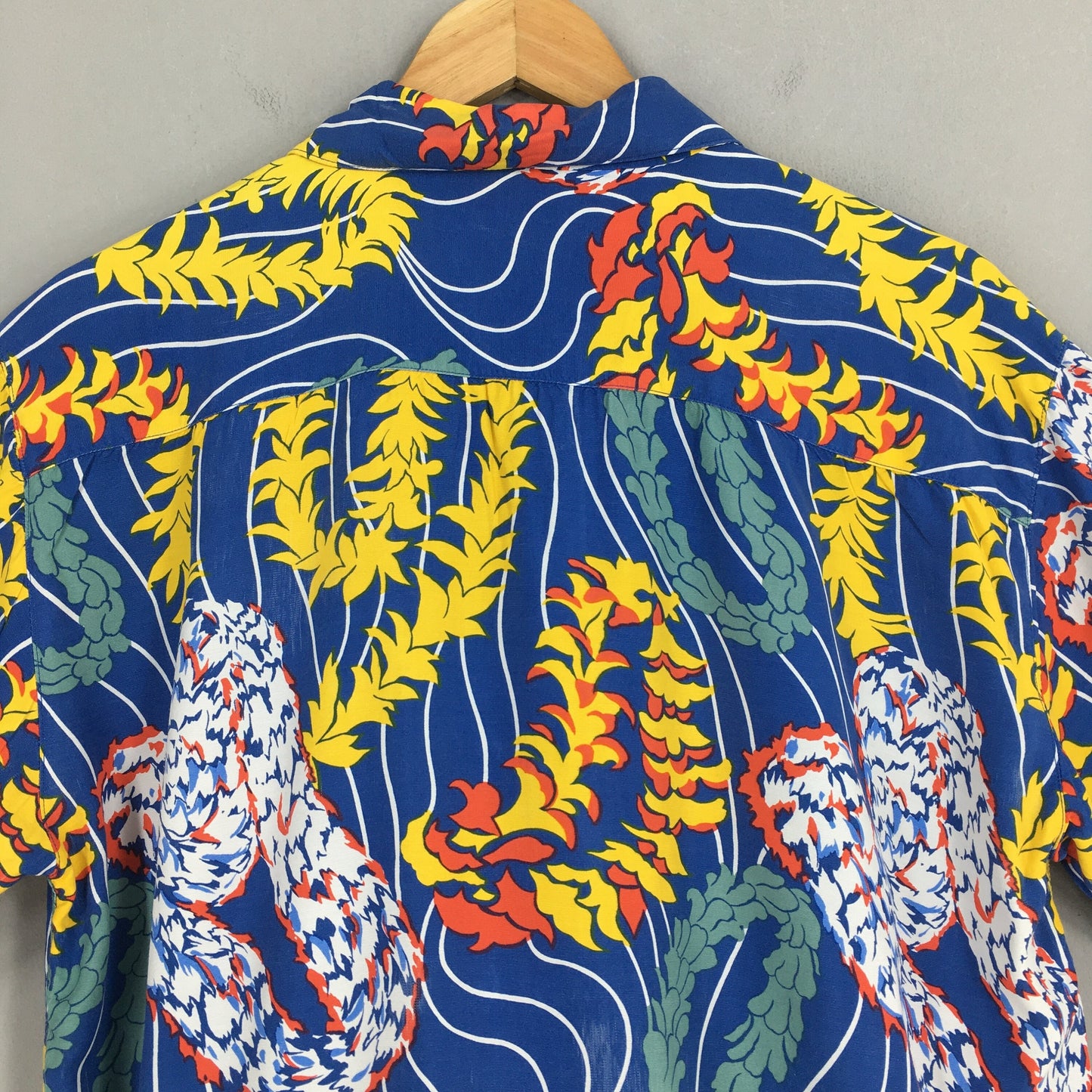 Hawaii Aloha Floral Tropical Rayon Shirt Medium