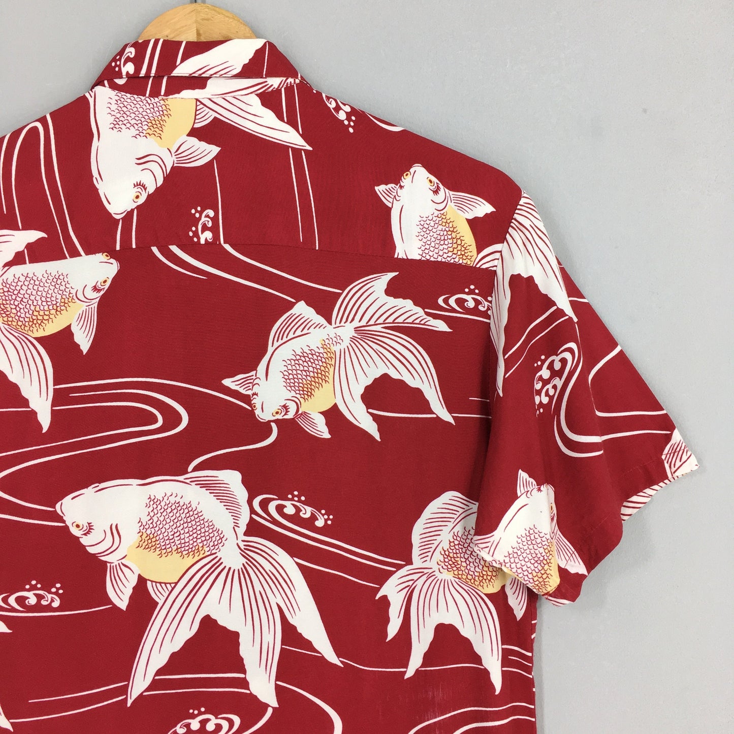 Iolani Hawaiian Gold Fish Rayon Shirt Medium