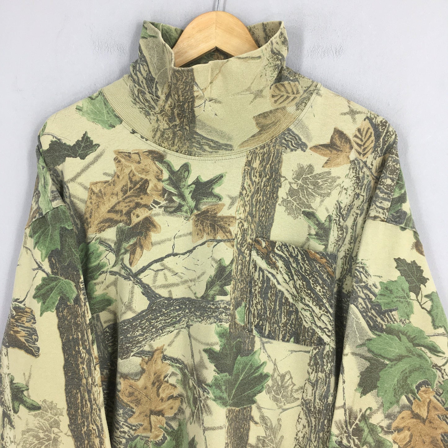 Mossy Oak Tree Camo Turtleneck Shirt XLarge