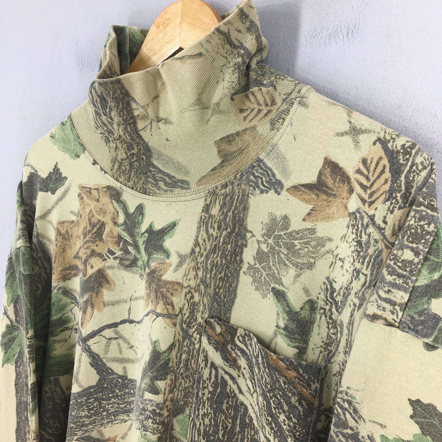 Mossy Oak Tree Camo Turtleneck Shirt XLarge