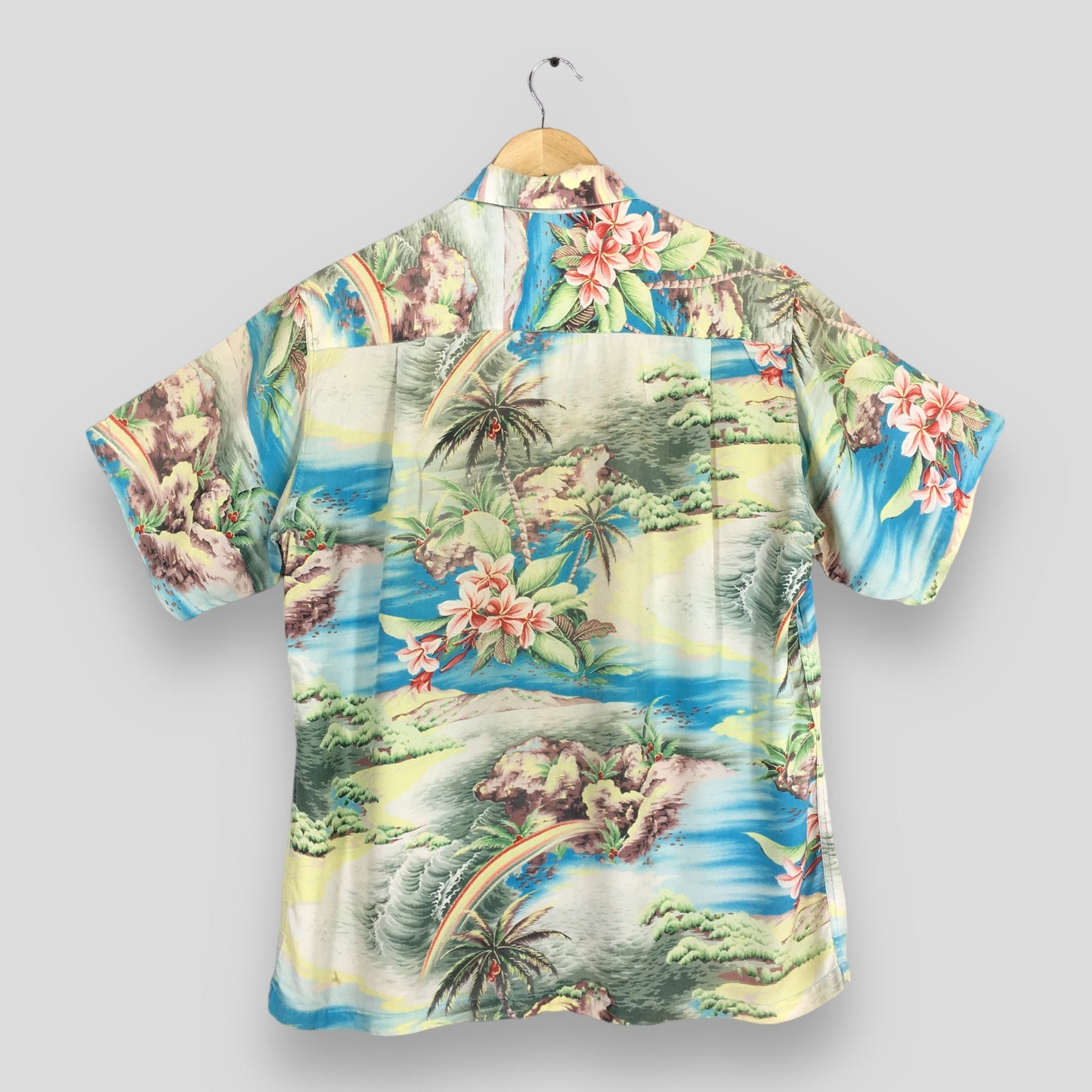 Hale Hawaii Aloha Tropical Rayon Shirt Medium