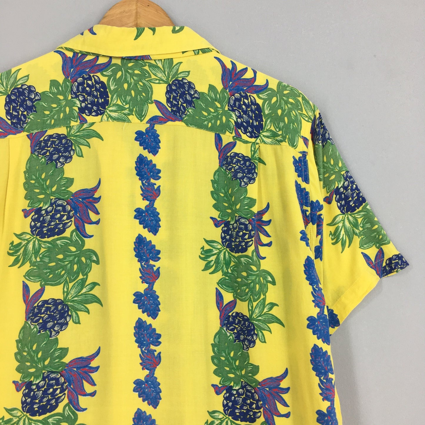 Vintage Aloha Floral Tropical Pineapples Hawaii Rayon Shirt Large