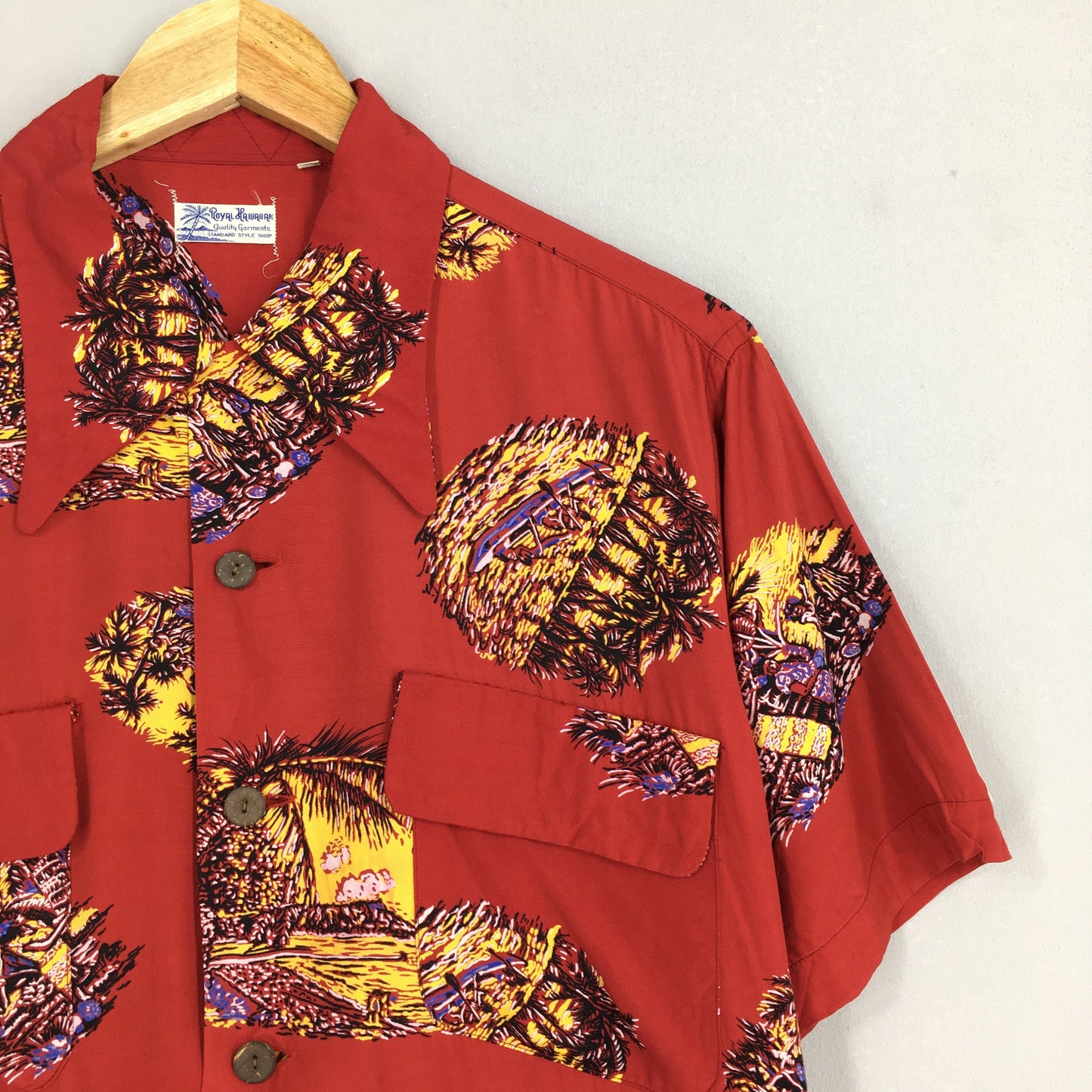 Royal Hawaiian Red Surfing Beach Rayon Shirt Medium