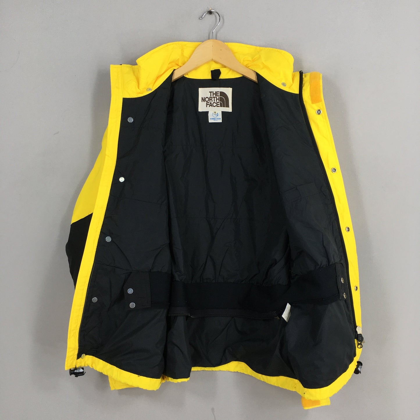 The North Face Gore Tex Windbreaker Hoodie Jacket Medium