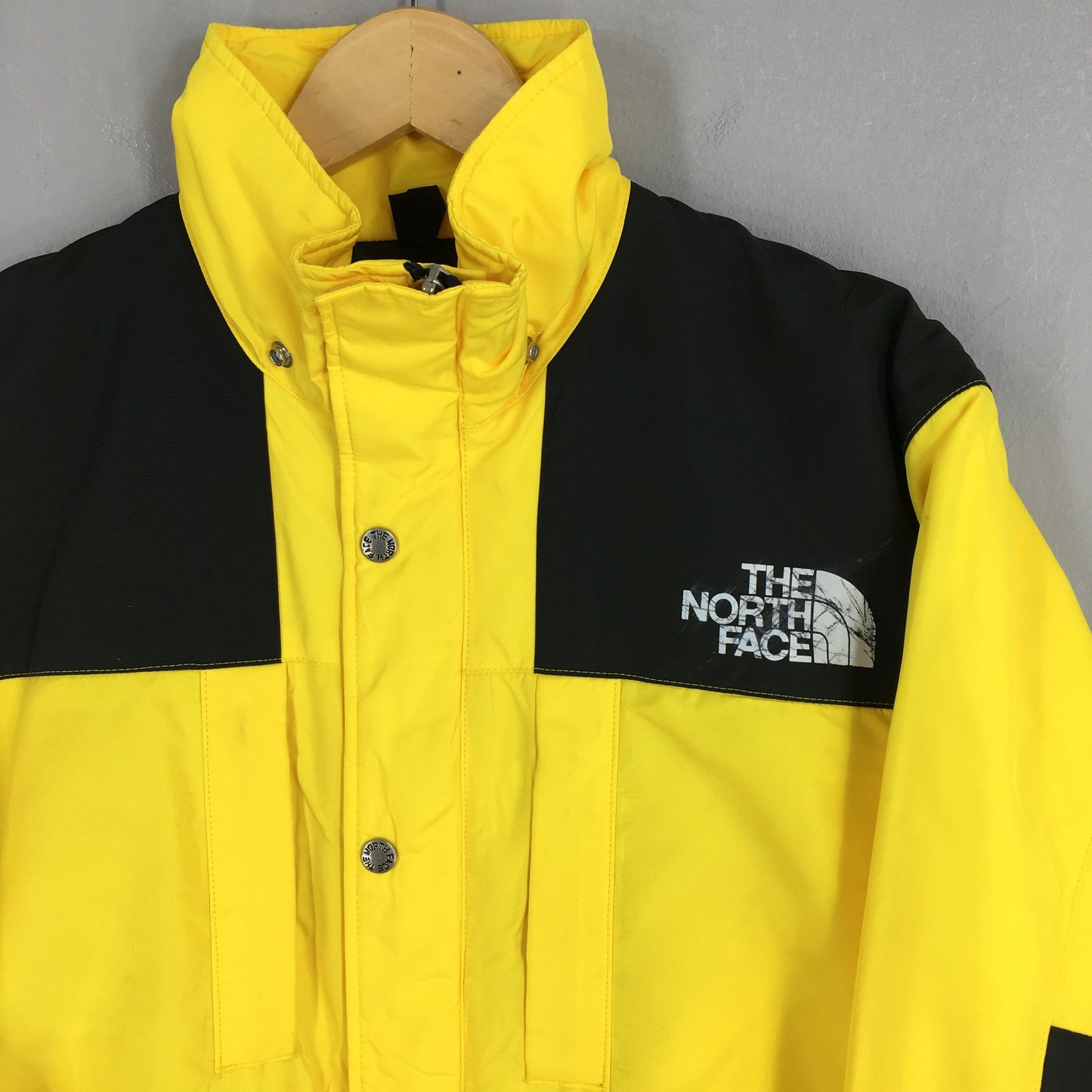 The North Face Gore Tex Windbreaker Hoodie Jacket Medium