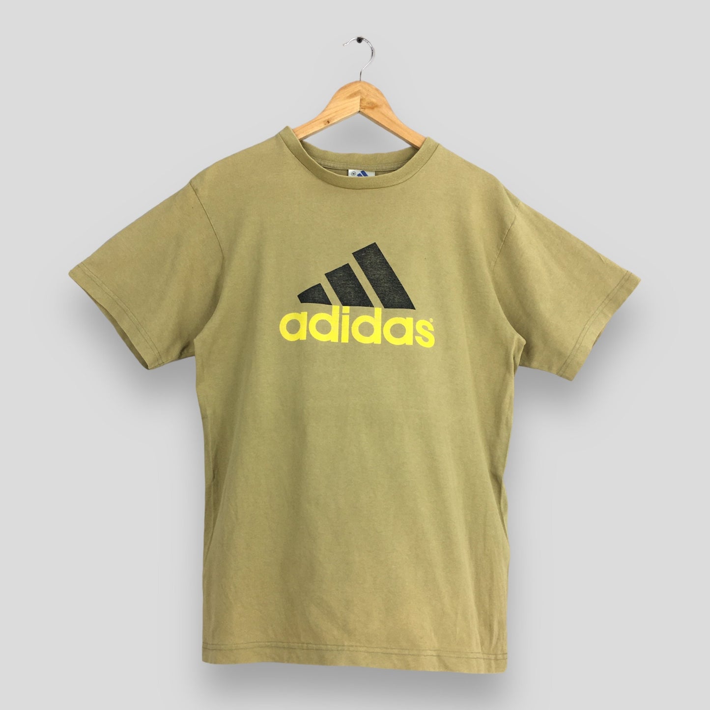 Adidas Beige T shirt Medium