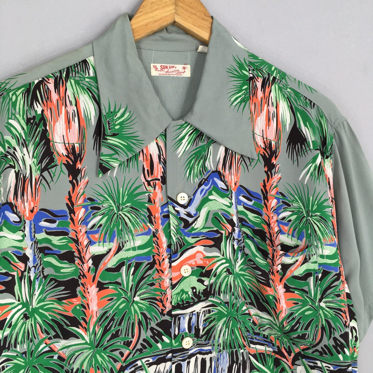 Sun Surf Hawaiian Palm Tree Rayon Shirt Medium