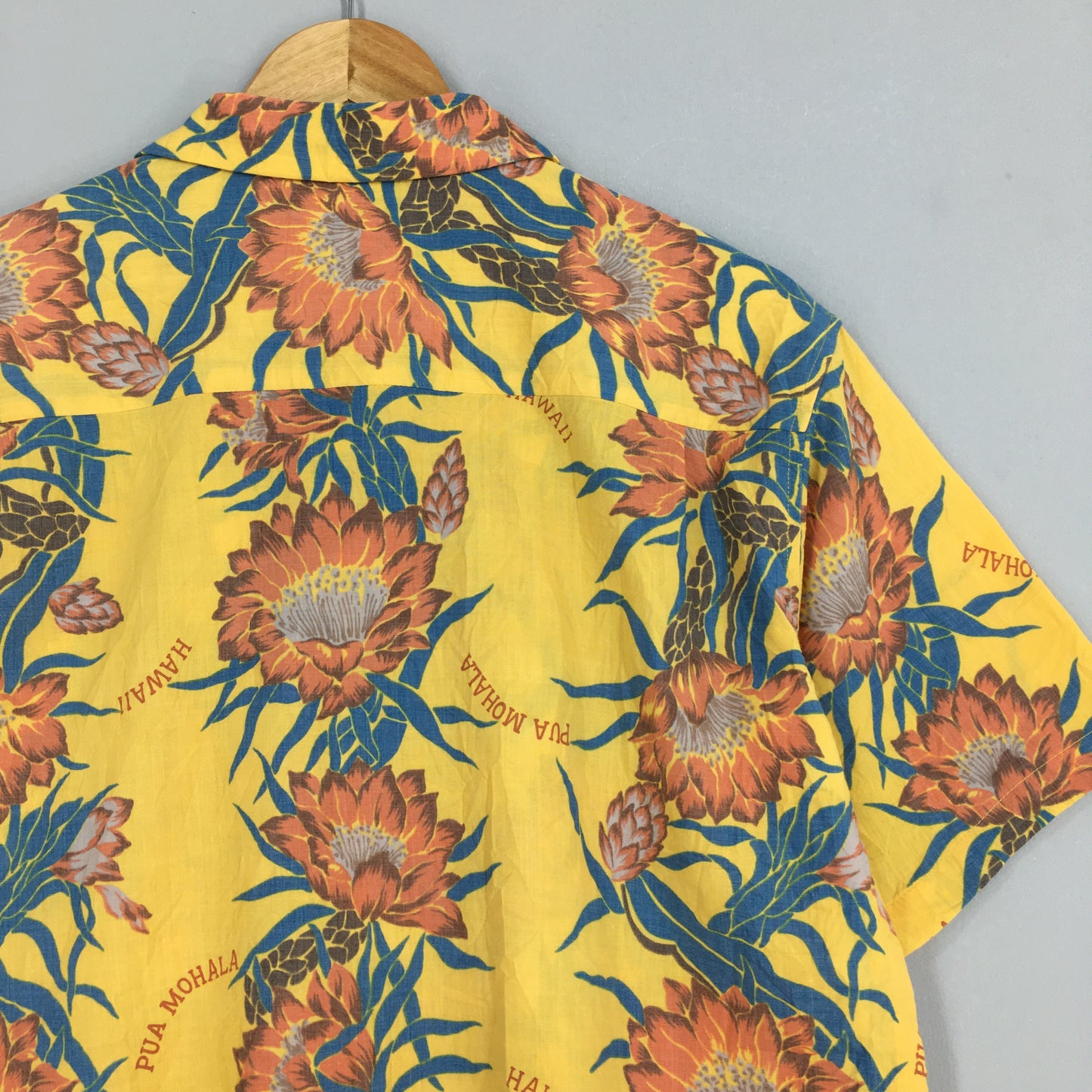 Beach Hawaiian Aloha Tropical Shirt Medium