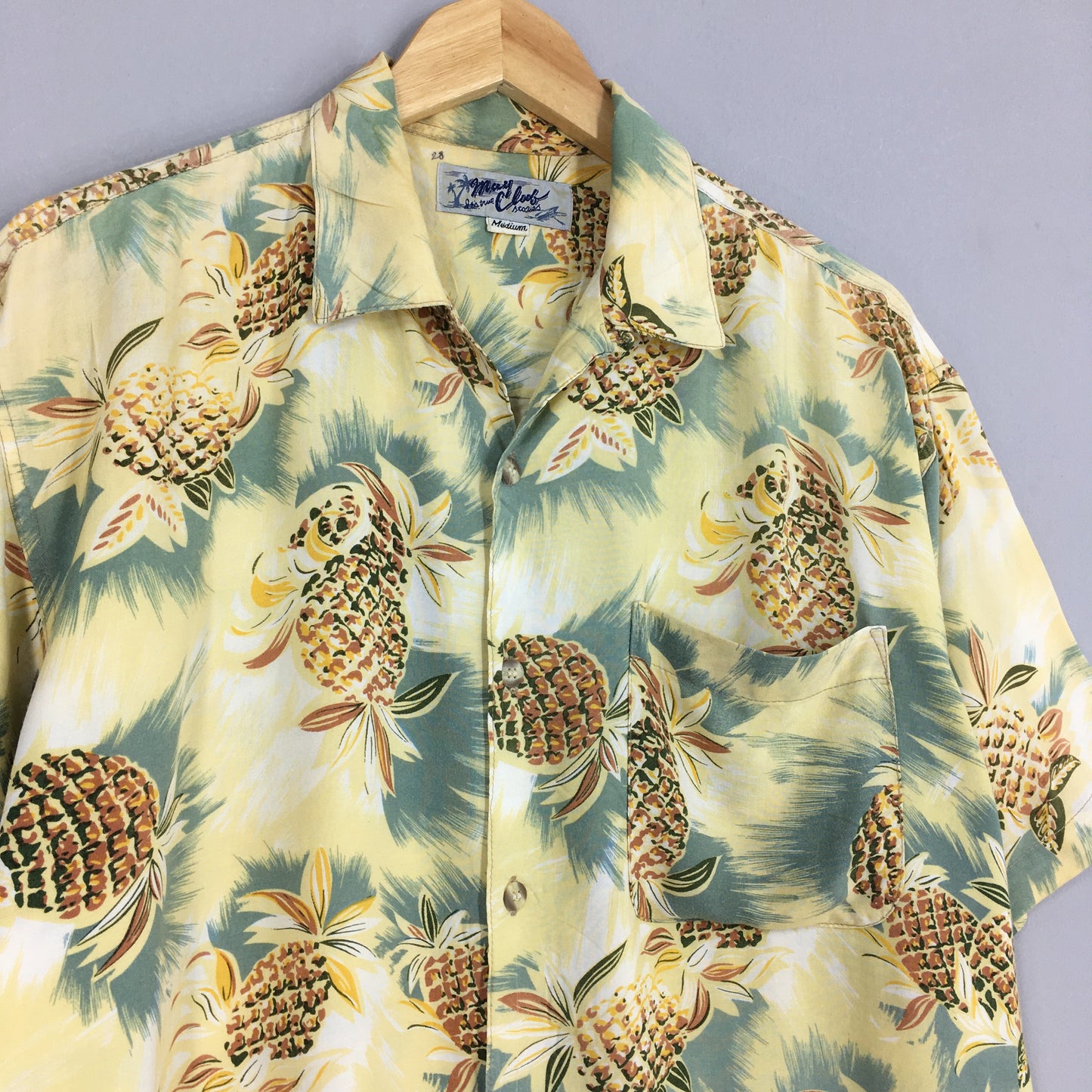 Hawaiian Pineapples Aloha Tropical &nbsp;Shirt Medium