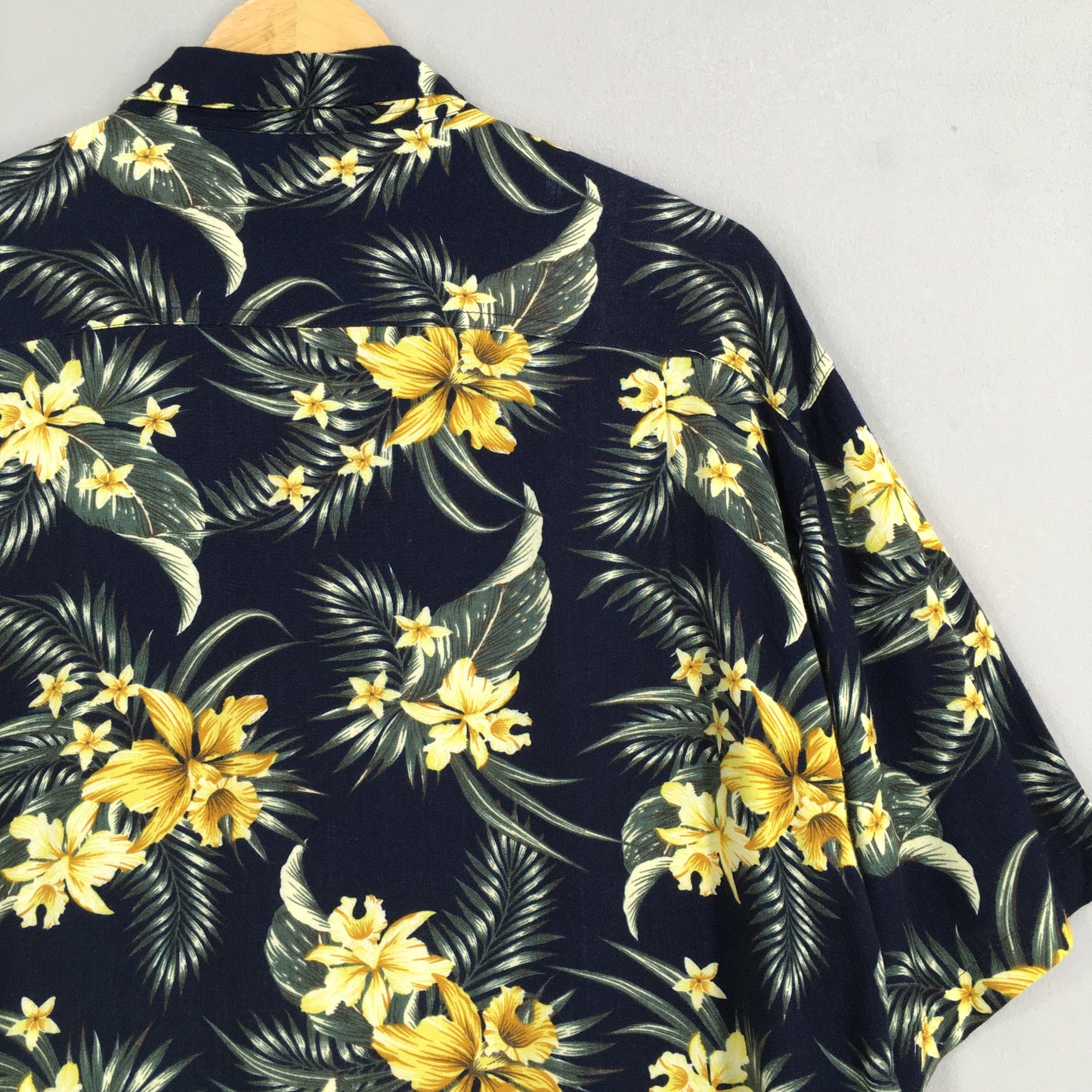 Vintage Hawaiian Flower Rayon Shirt XLarge