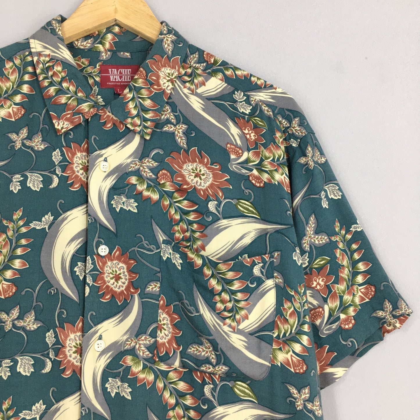 Vache Japanese Hawaiian Aloha Tropical Multicolor Shirt Large