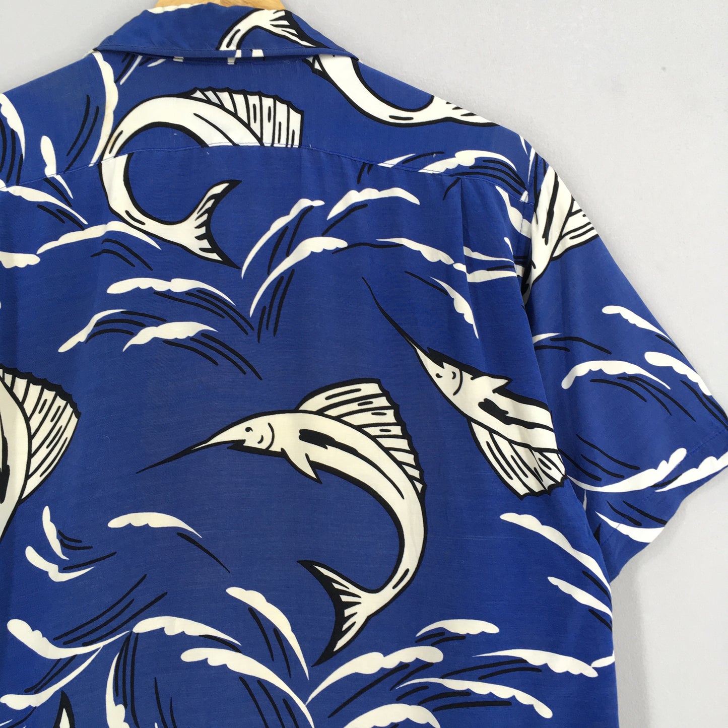 Jeffrey Banks Hawaiian Swordfish Blue Rayon Shirt Medium