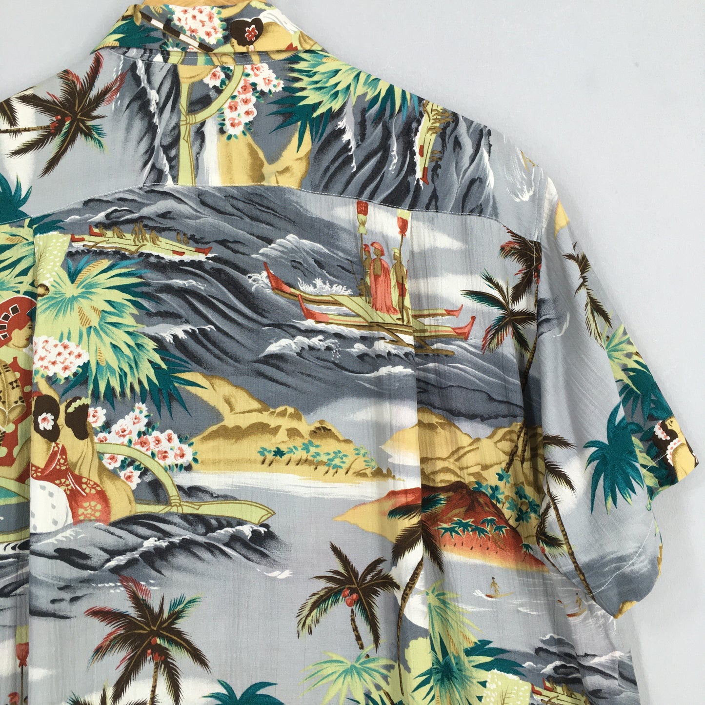 Aloha Pebble's Hawaiian Coconut Tree Beach View Rayon Shirt Medium