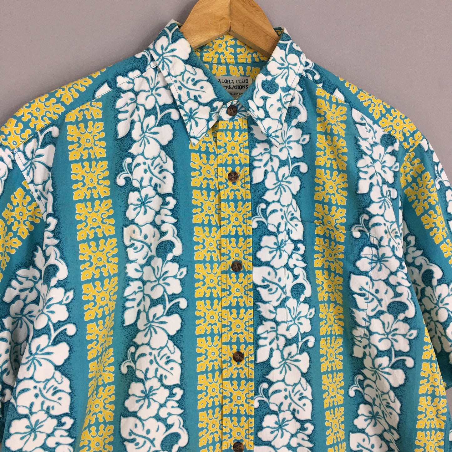 Vintage Hawaii Aloha Floral Shirt Medium