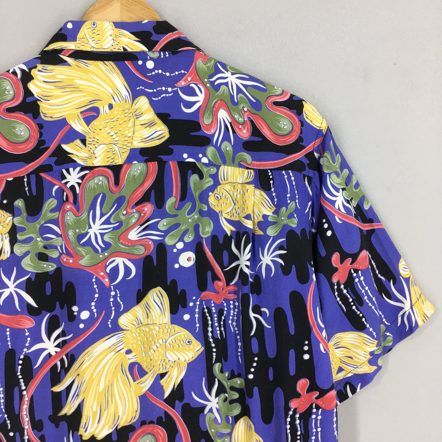 Hawaiian Japanese Gold Fish Rayon Shirt Large