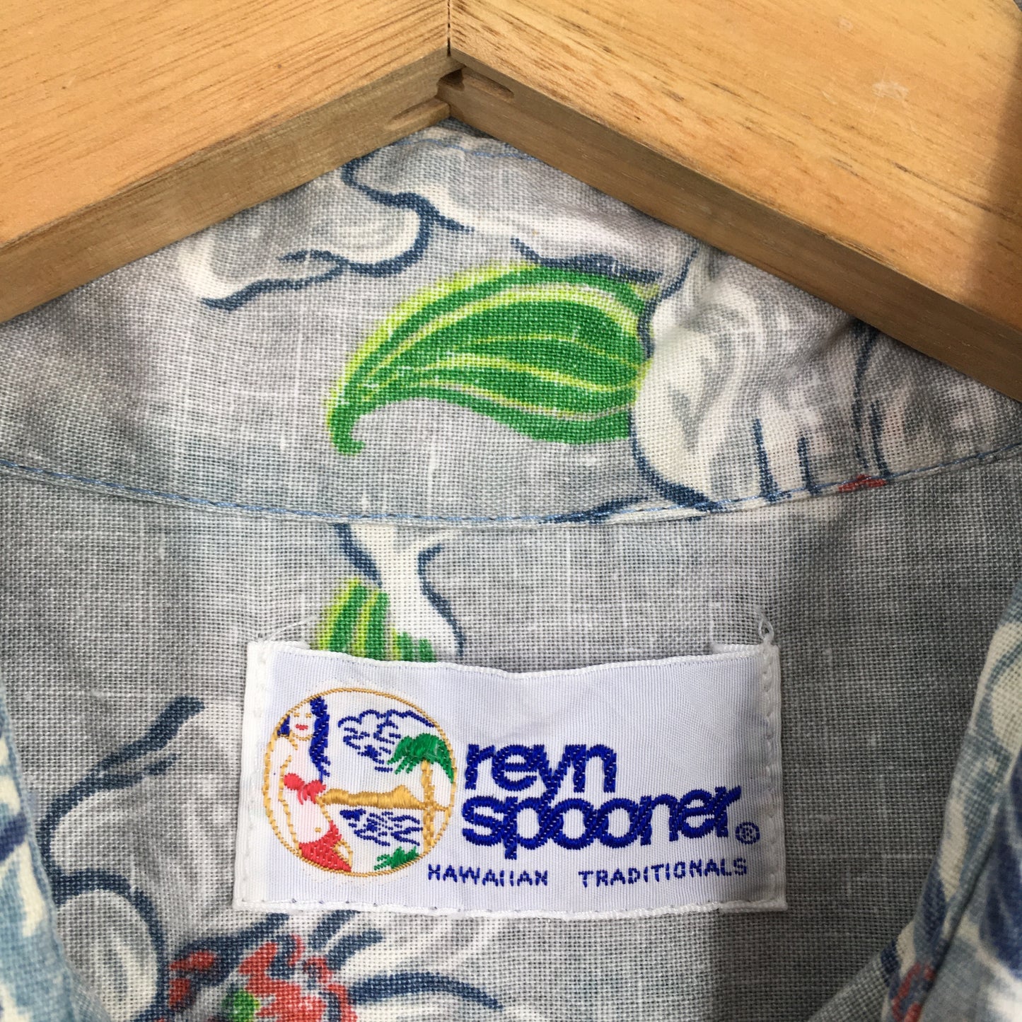 Reyn Spooner Hawaiian Traditionals Tropical Shirt XLarge