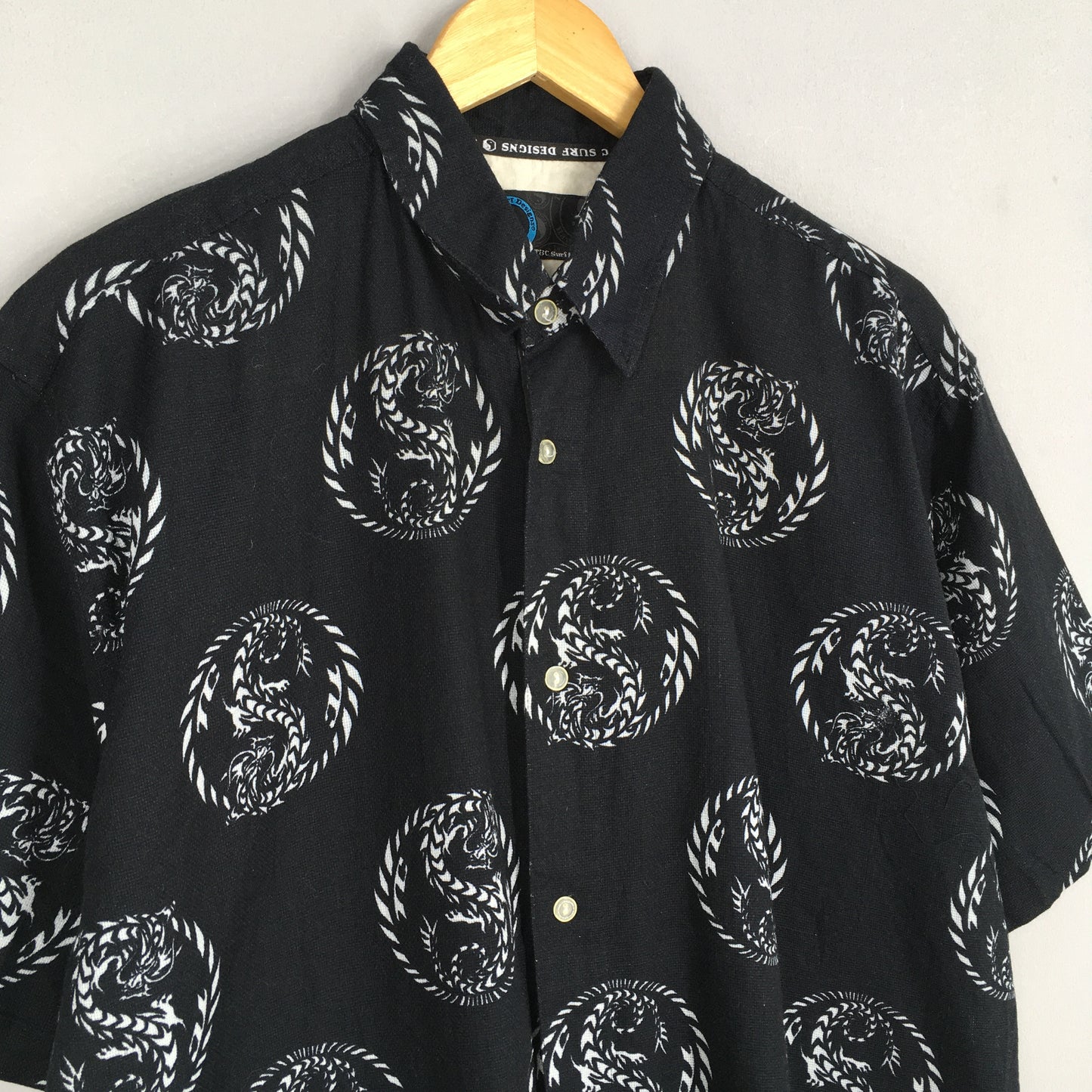 T&C Surf Design Hawaiian Dragon Cotton Shirt Large