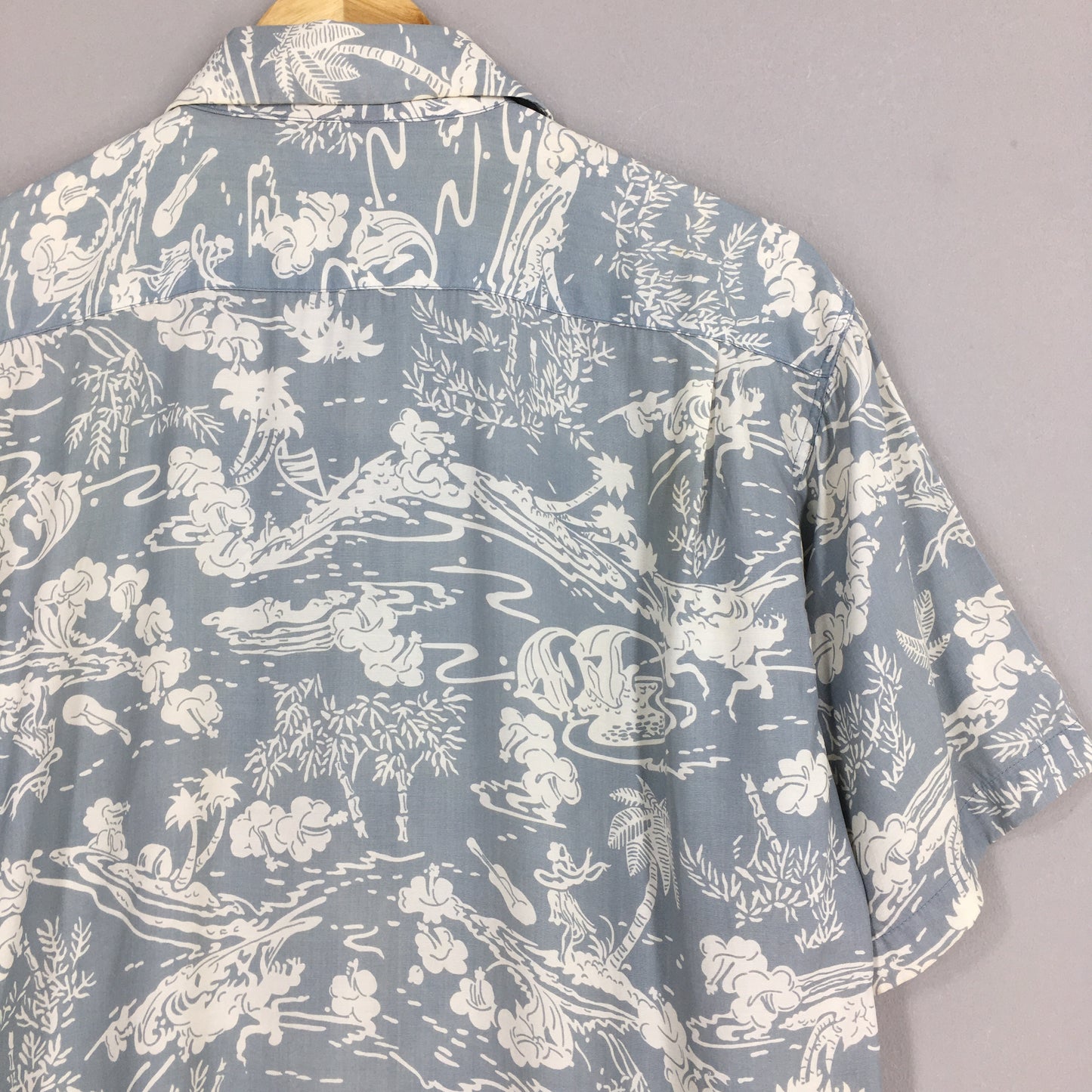 Vintage Iolani Copper King Beach View Aloha Rayon Shirt Medium