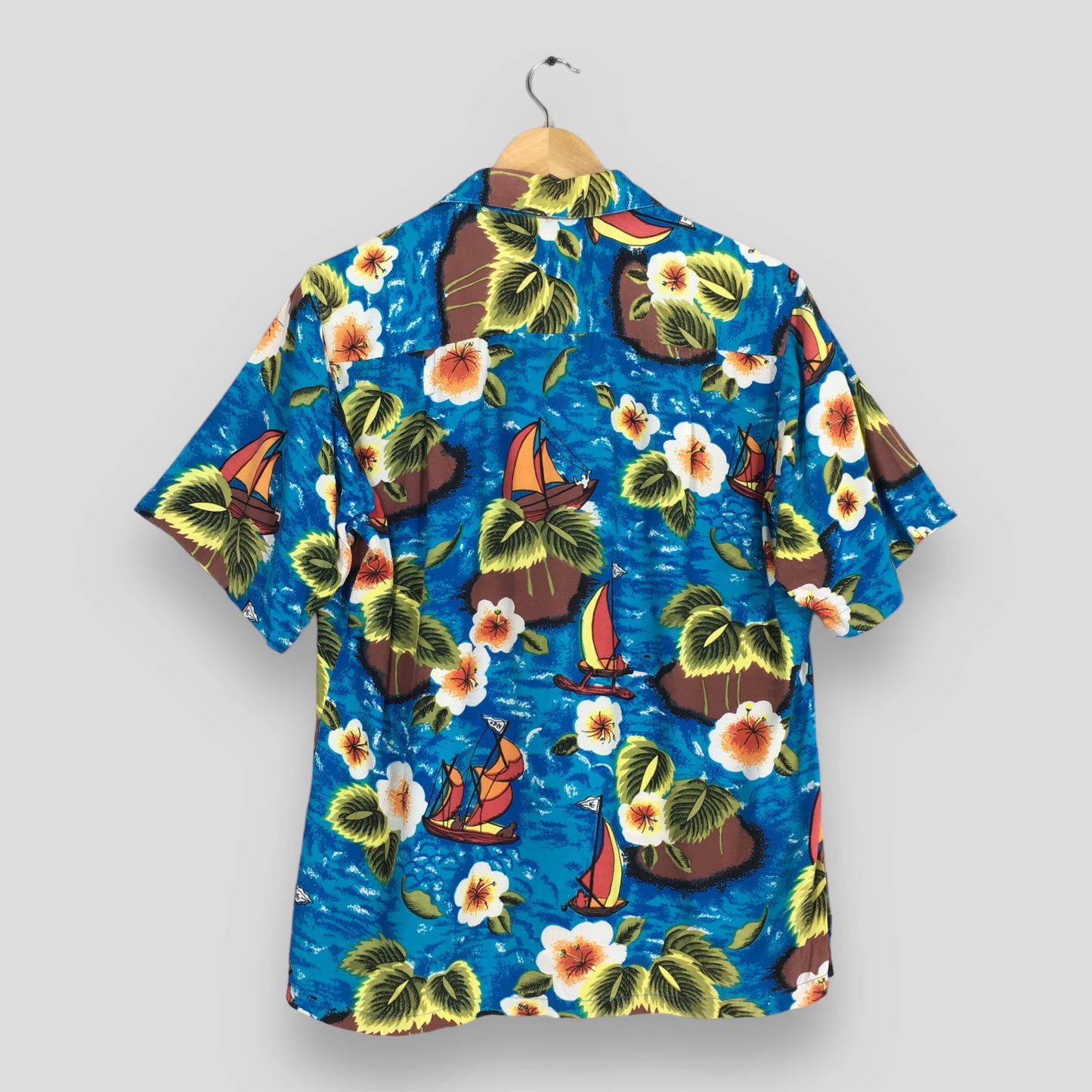 Hawaiian Sailing Beach Rayon Shirt Medium