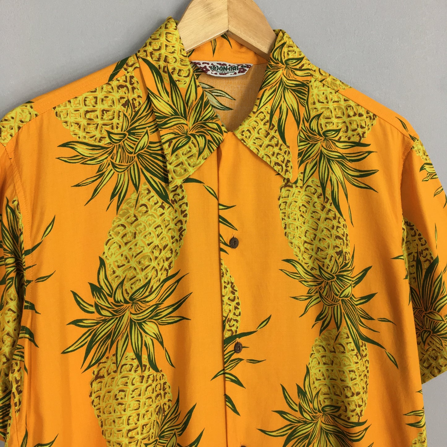 Hawaiian Pineapples Yellow Aloha Tropical Shirt Medium