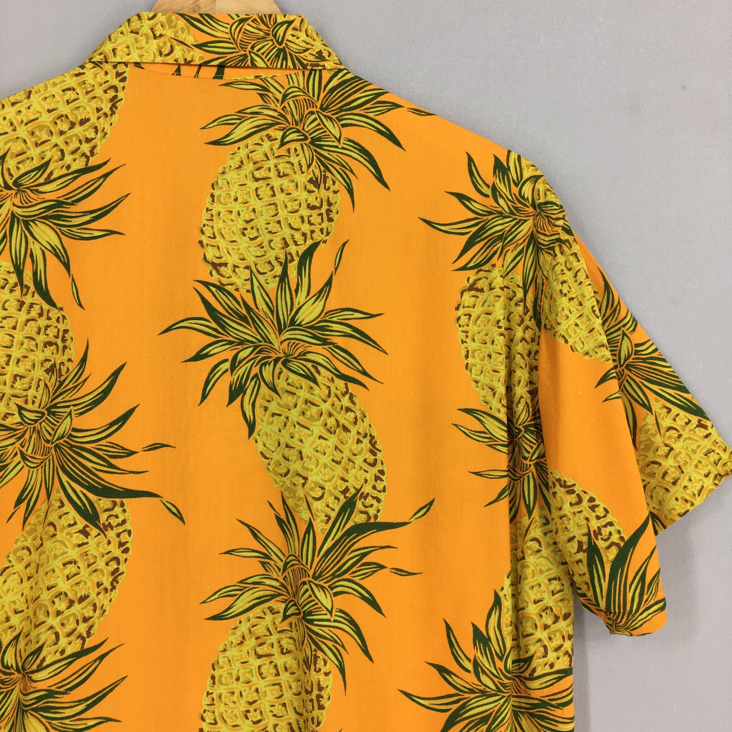 Hawaiian Pineapples Yellow Aloha Tropical Shirt Medium