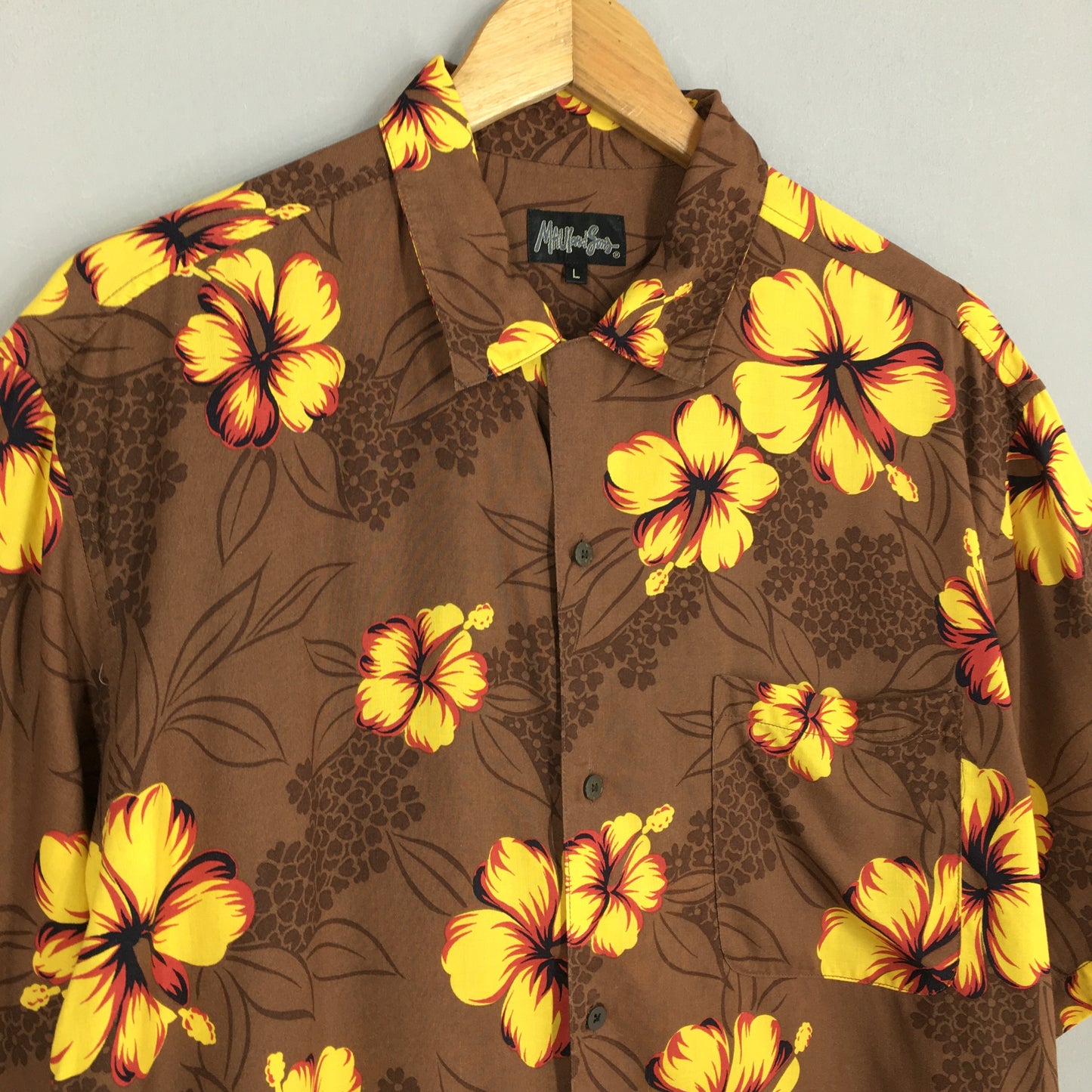 Maui and Sons Hibiscus Flower Tropical Hawaii Cotton Shirt