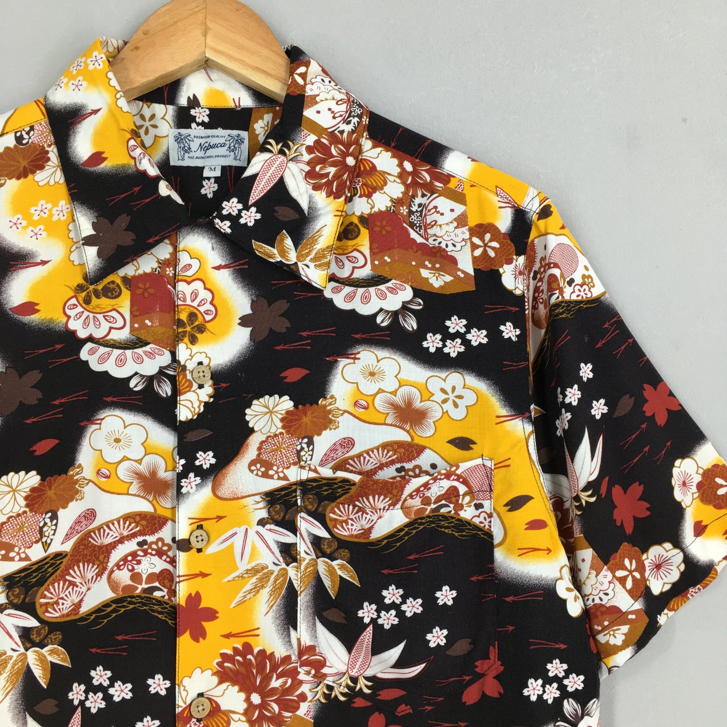 Nepuca Aloha Wear Rayon Floral Shirt Medium