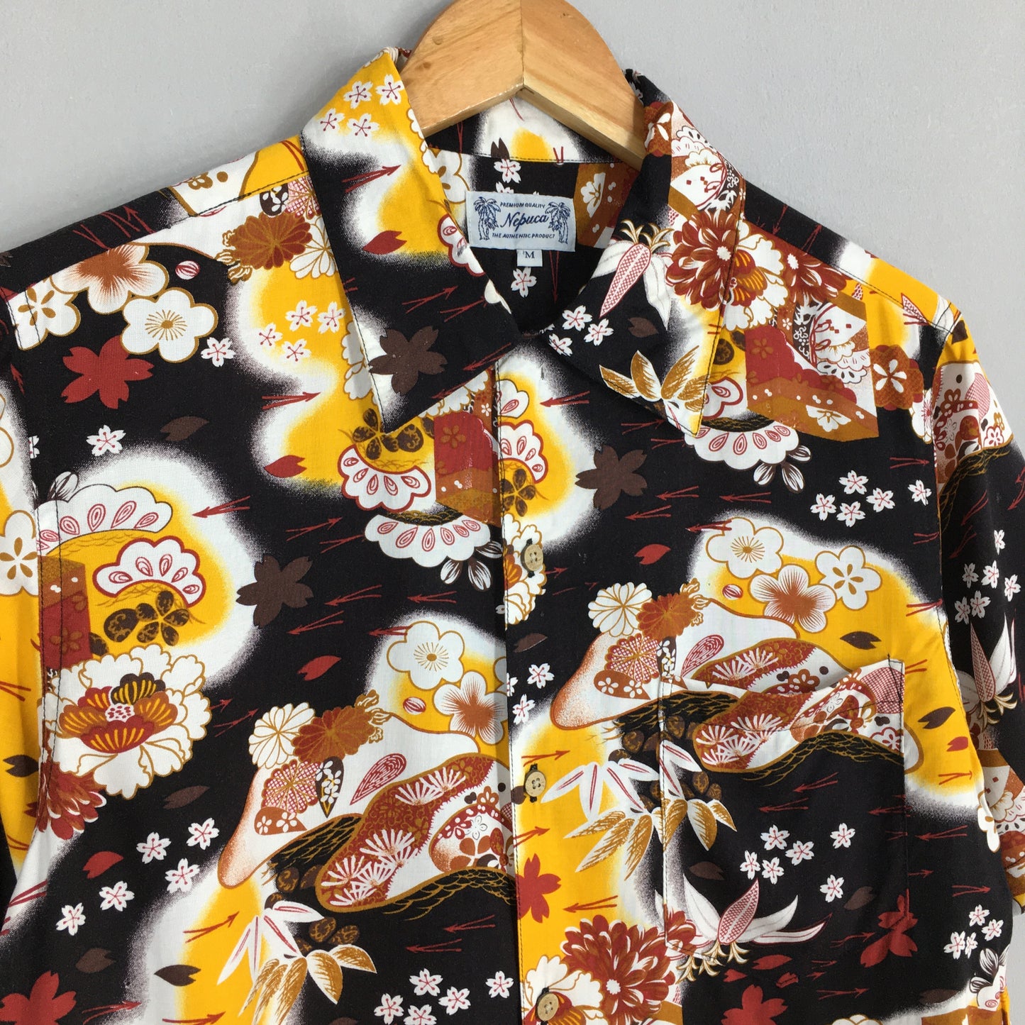 Nepuca Aloha Wear Rayon Floral Shirt Medium