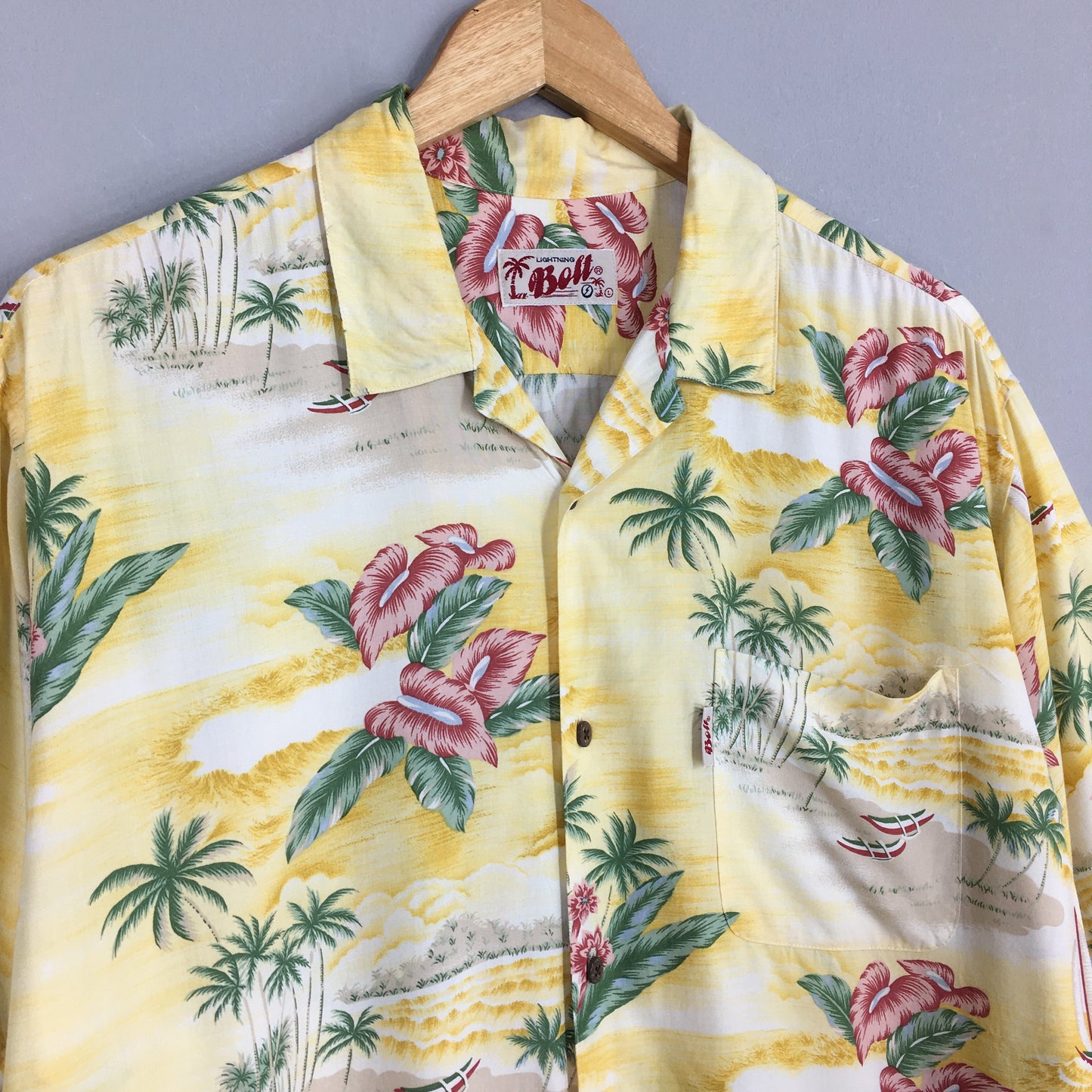 Hawaiian Lightning Bolt Aloha Coconut Tree Rayon Shirt Large