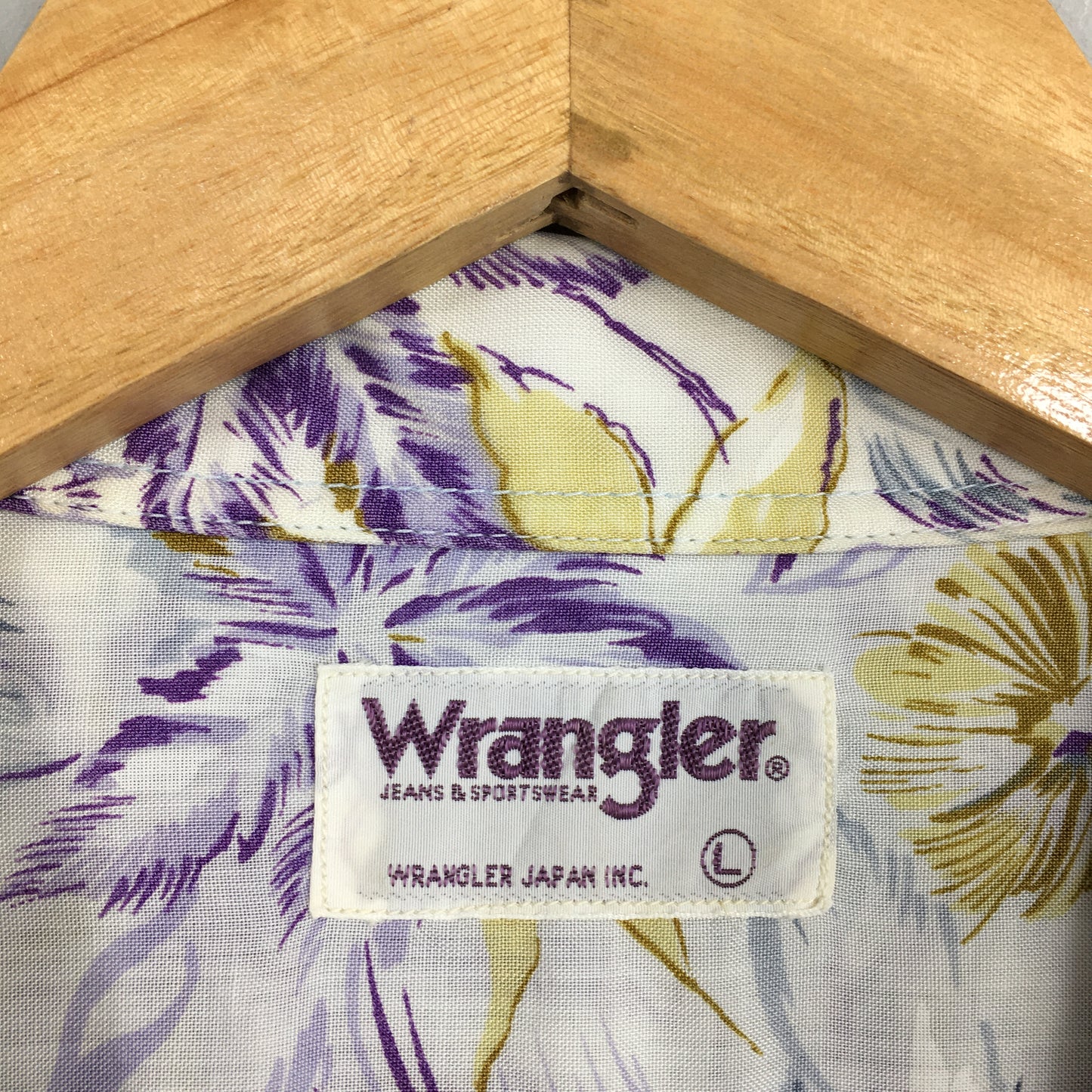 Wrangler Hawaiian Floral Aloha Overprint Shirt Large