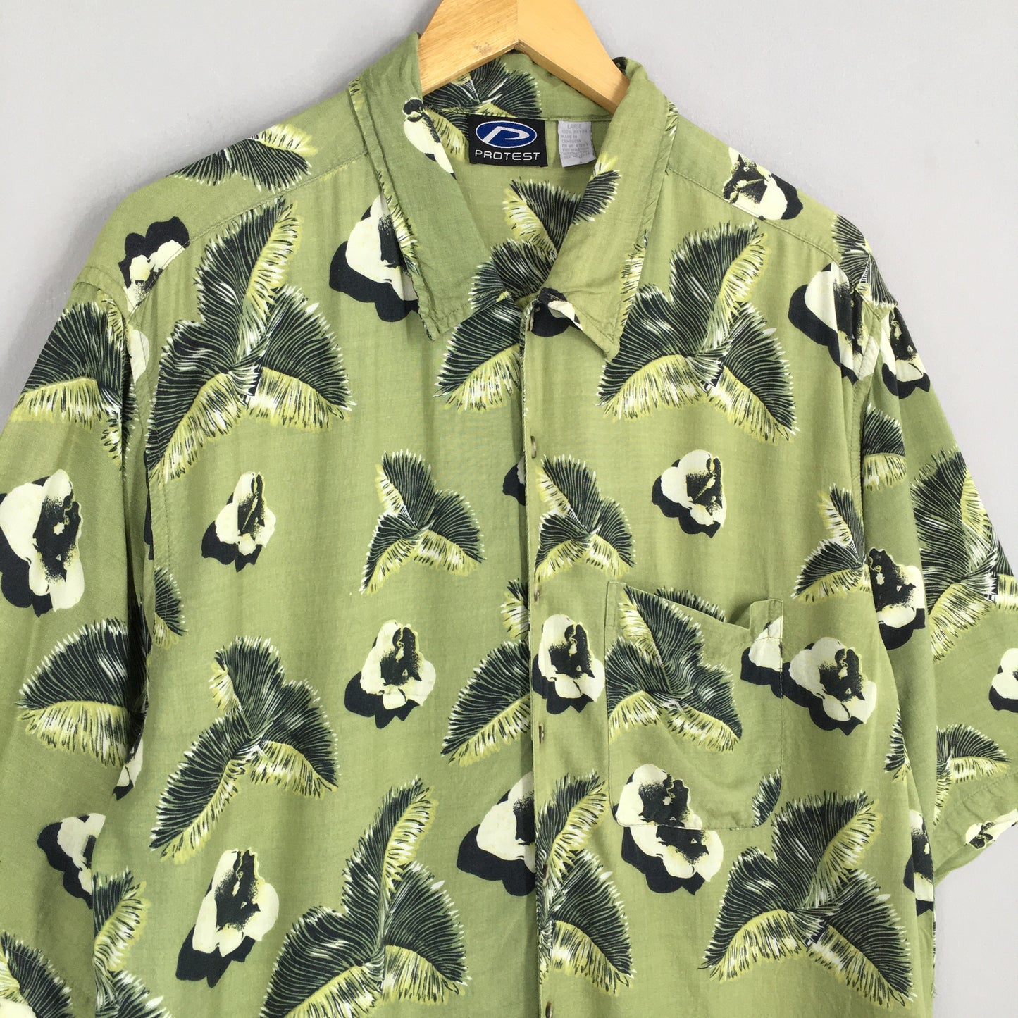 Floral Leaves Shirt Large Mens Hawaii Aloha Floral Guam Beach Party