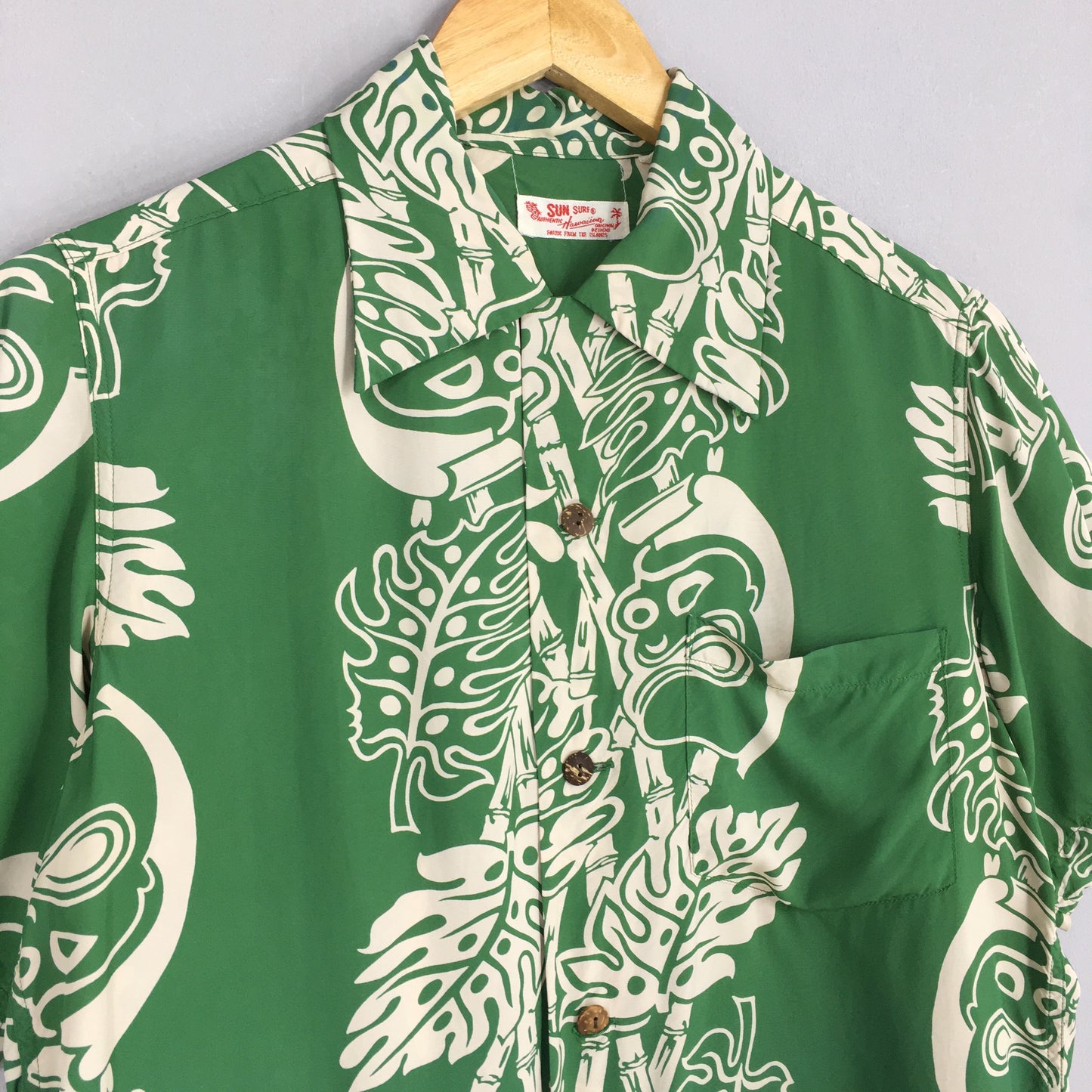 Sun Surf Hawaiian Floral Leaf Rayon Shirt Small