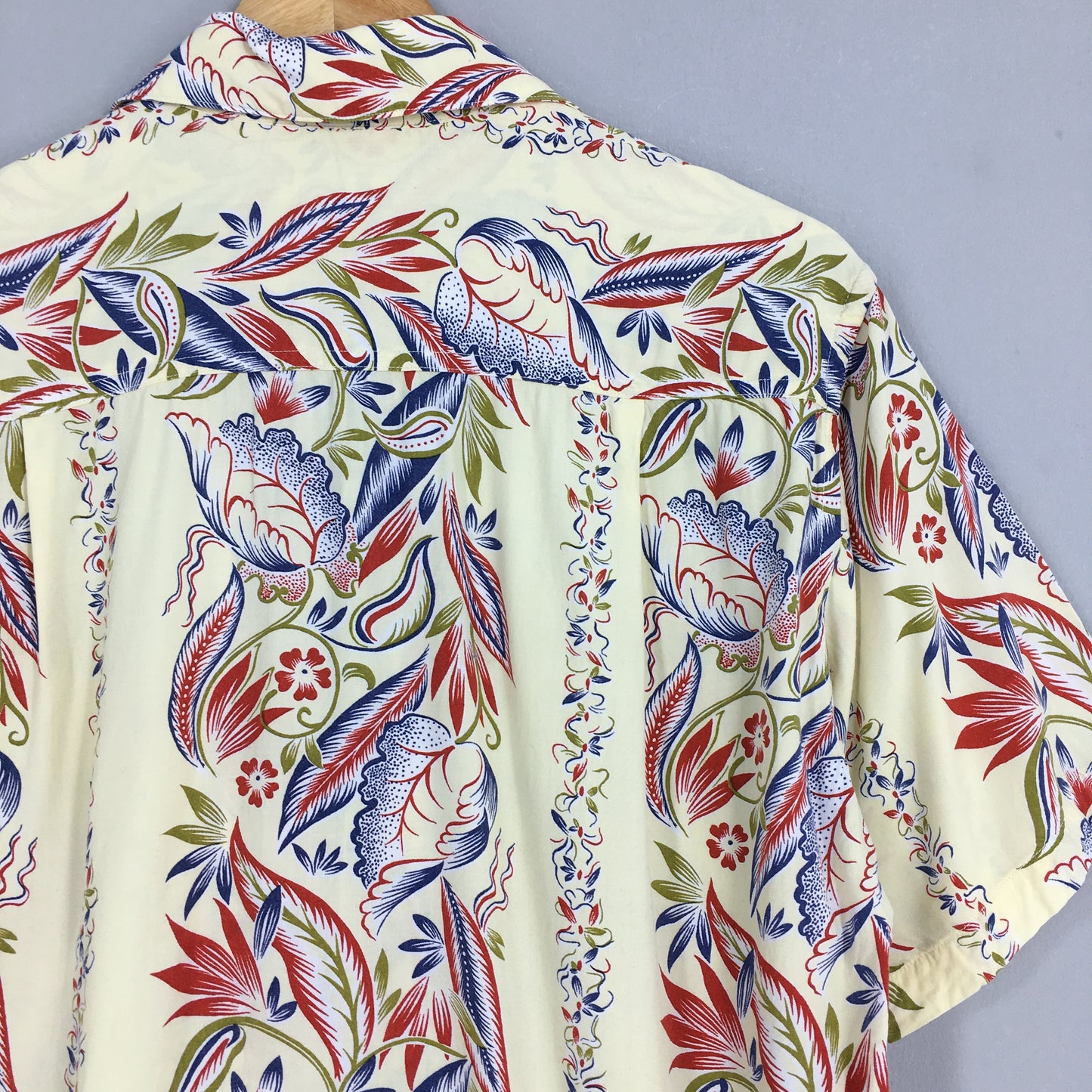 Hawaii Aloha Flower Rayon Shirt Medium