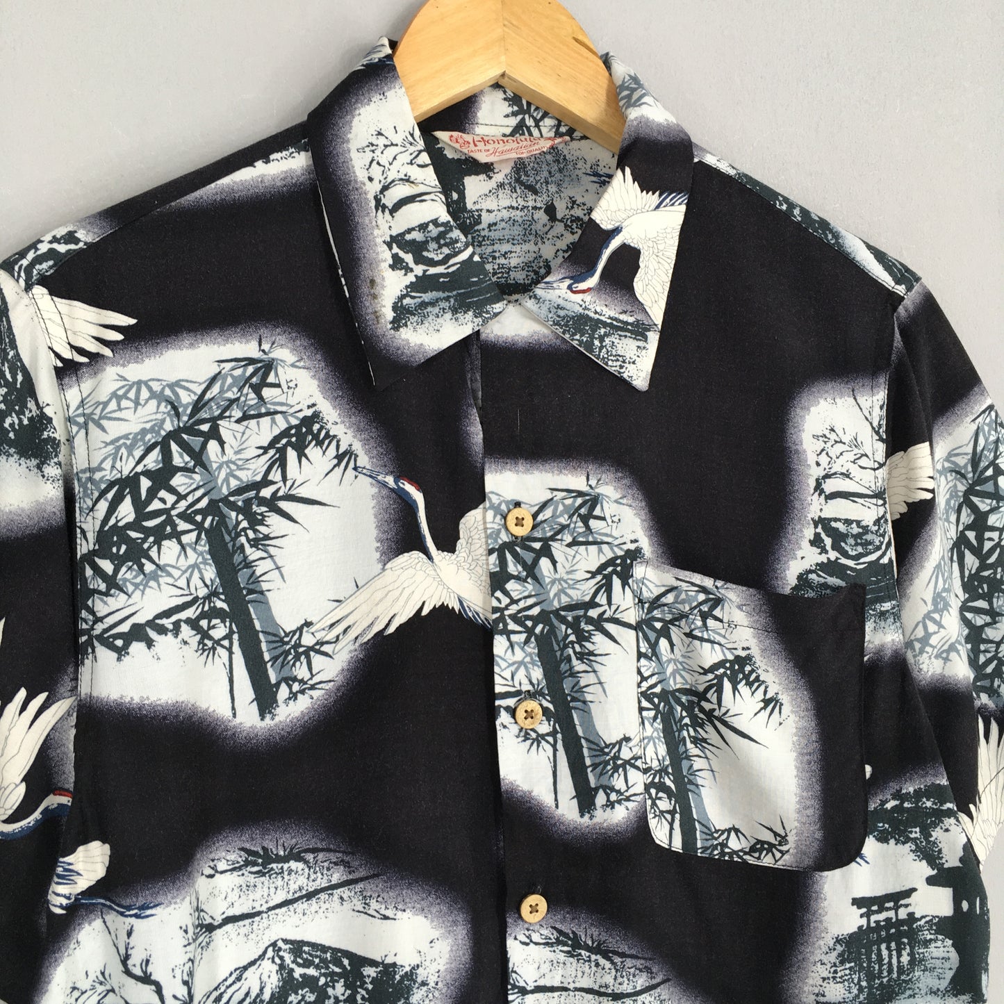 Hawaiian Honolulu Bamboo Tree Rayon Shirt Medium