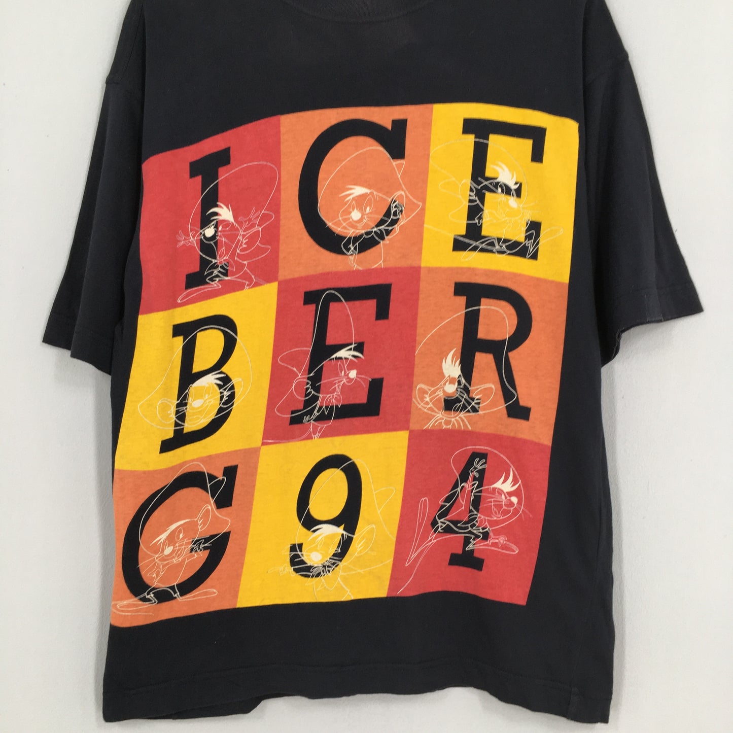 Iceberg Italy Cartoon Tshirt Small