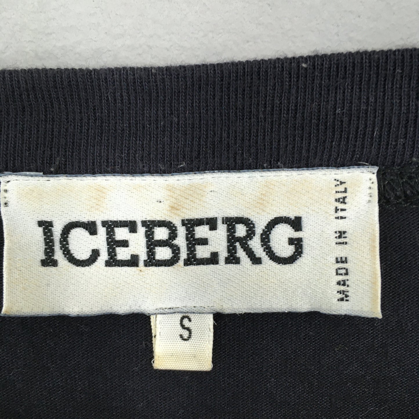 Iceberg Italy Cartoon Tshirt Small