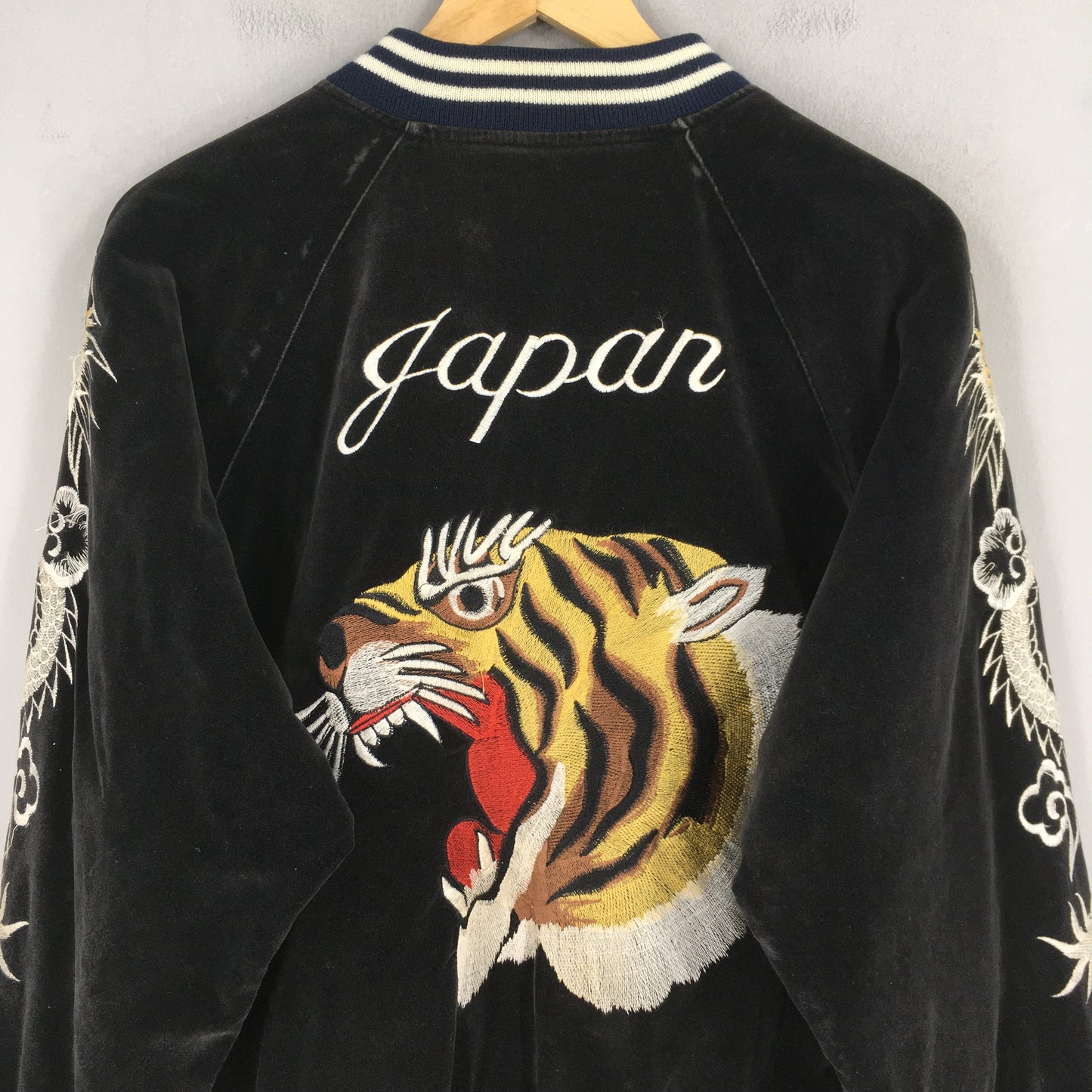 Sukajan Souvenir Tiger Head Bomber Jacket Medium