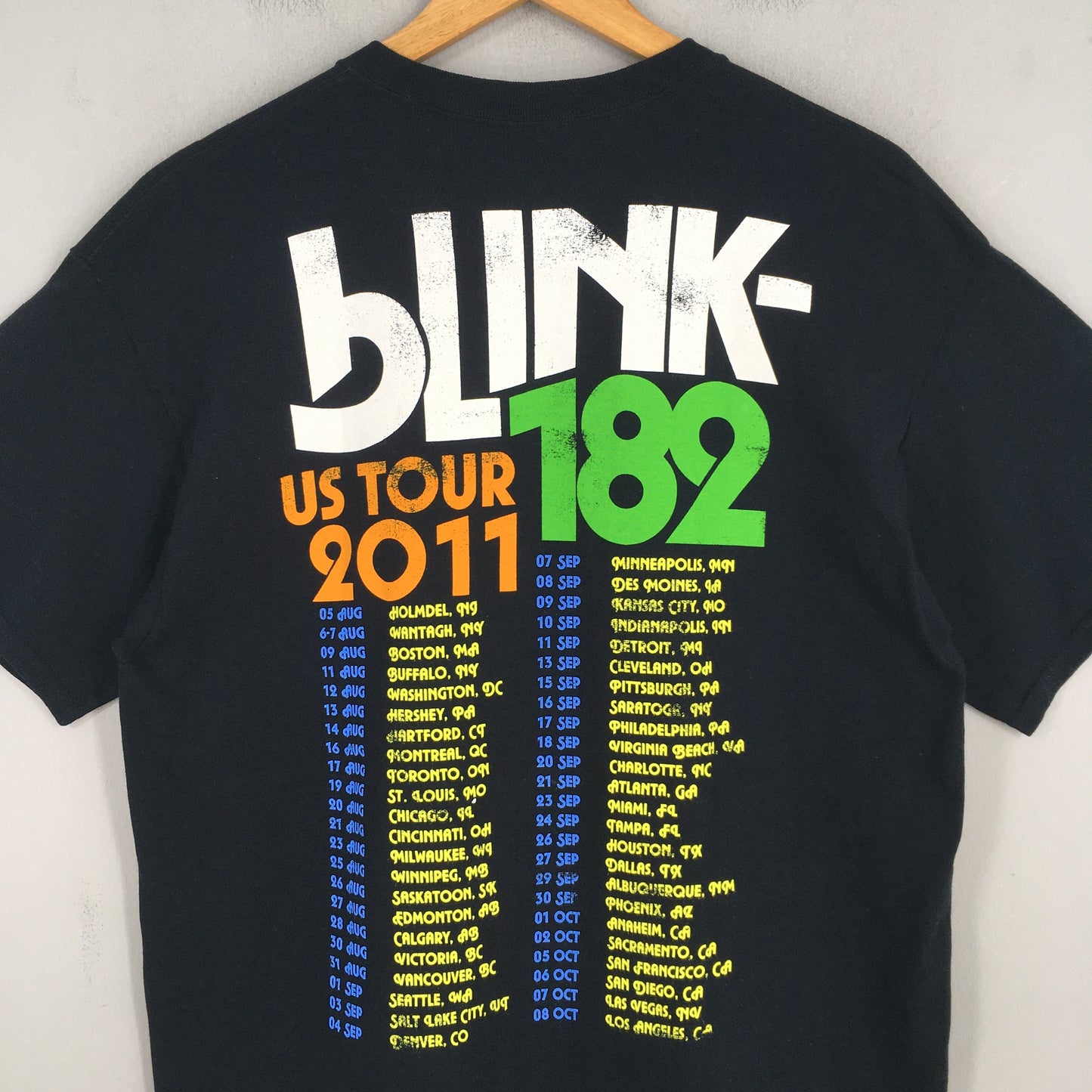 Blink 182 Tour 2011 T shirt Large