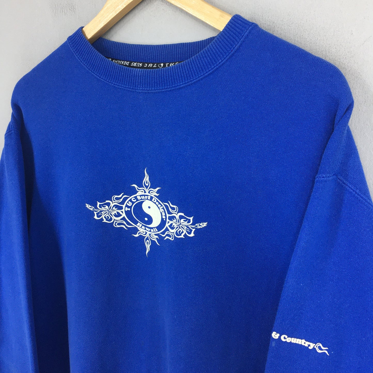 T&amp;C Surf Designs Blue Sweatshirt Medium